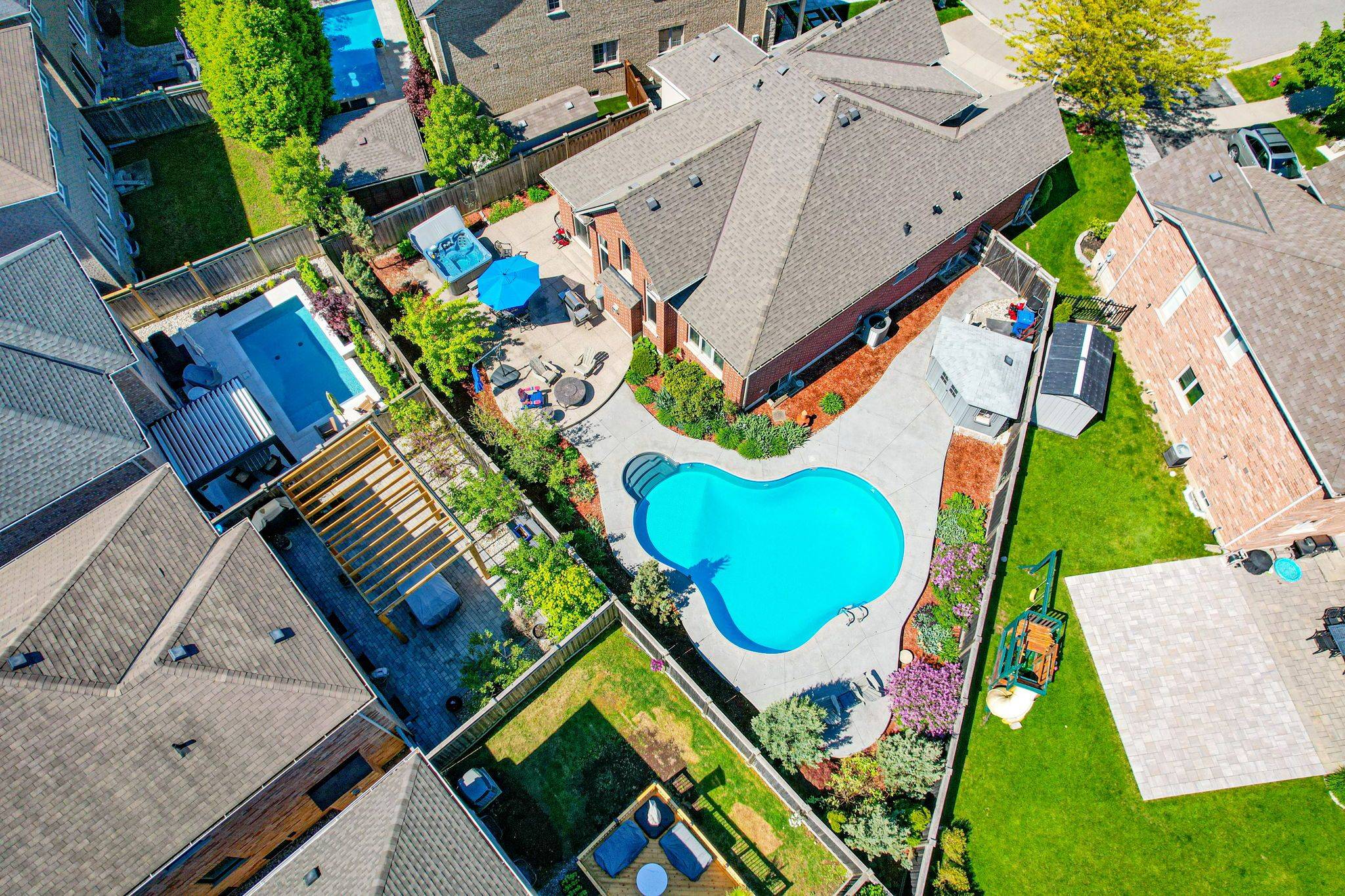 Oakville, ON L6M 0K8,3210 Saltaire CRES