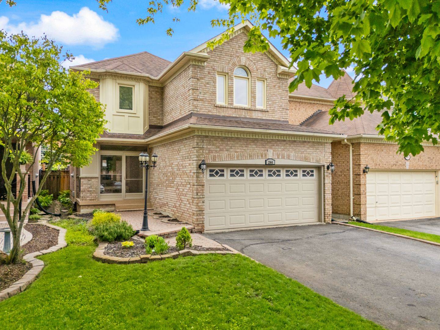 Newmarket, ON L3X 2E3,244 Rushbrook DR