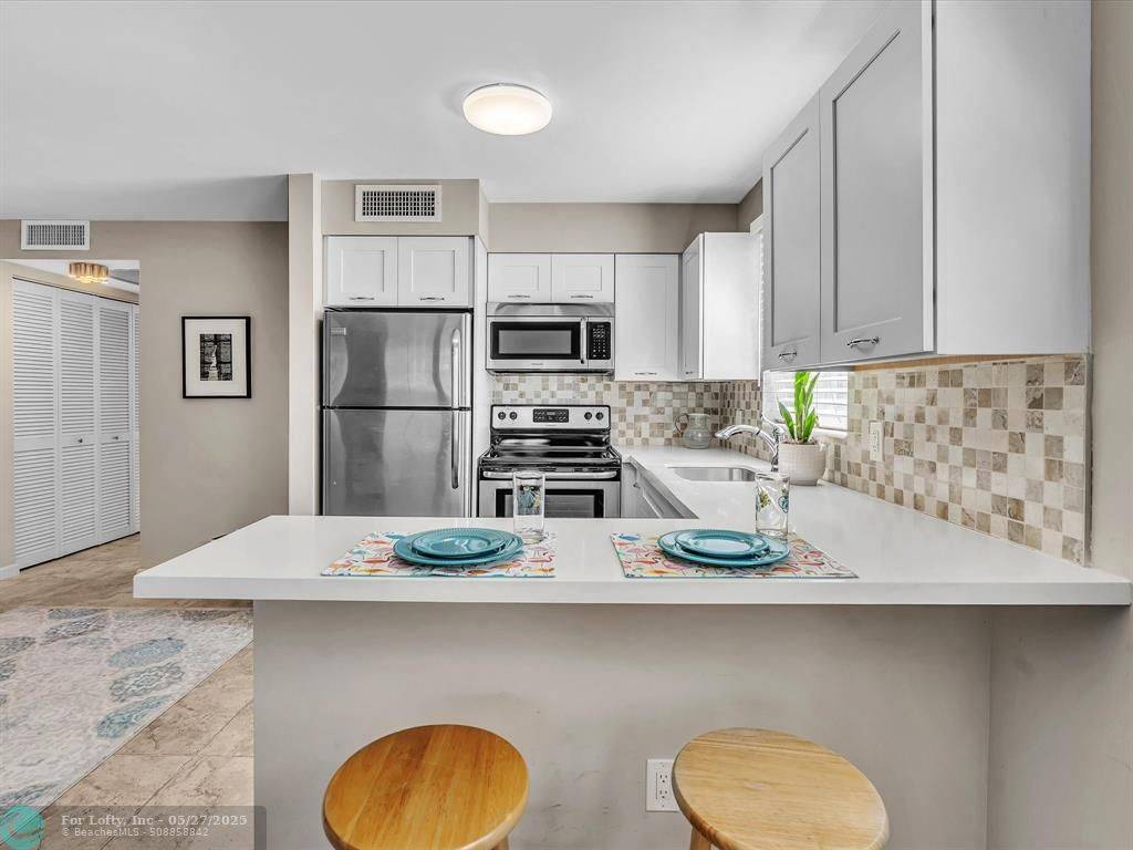 Deerfield Beach, FL 33442,325 Durham J #325