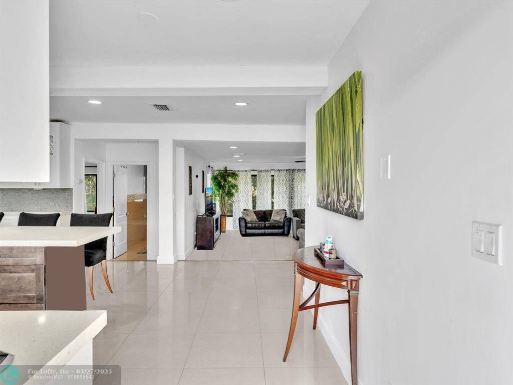 Plantation, FL 33317,5901 W Broward Blvd