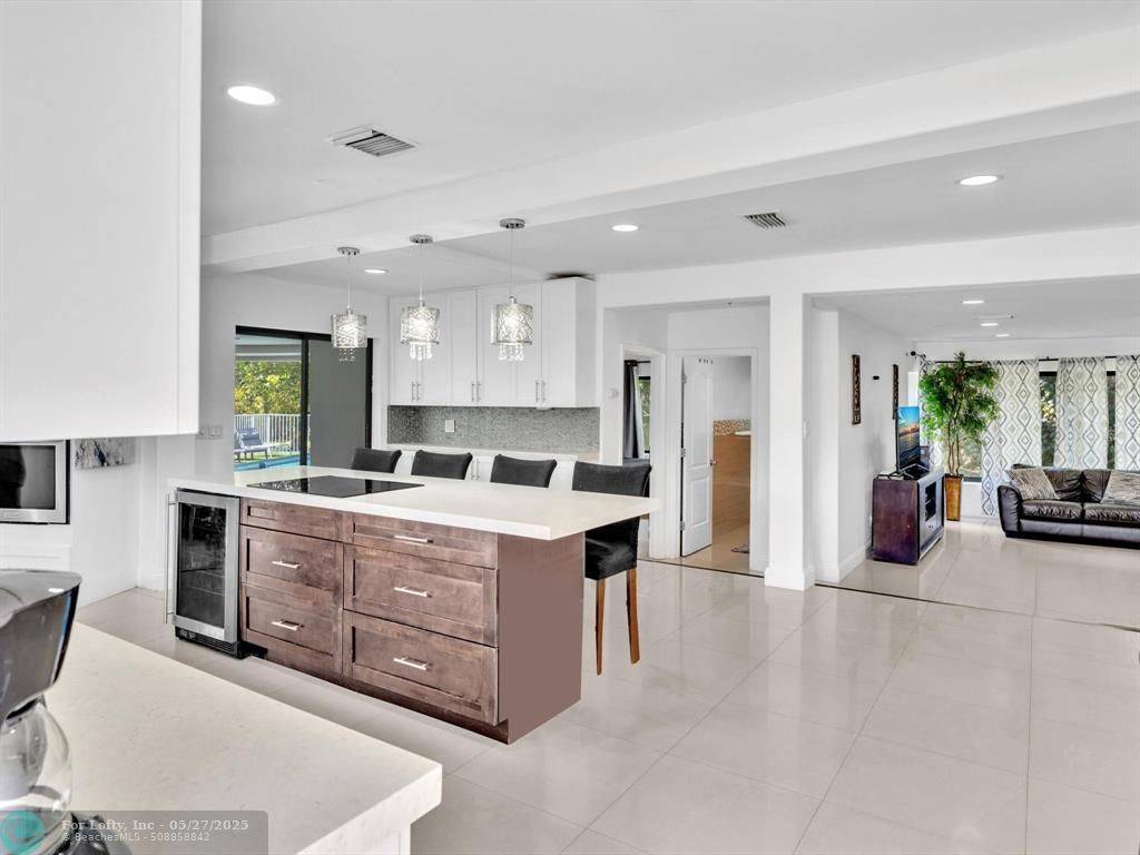Plantation, FL 33317,5901 W Broward Blvd