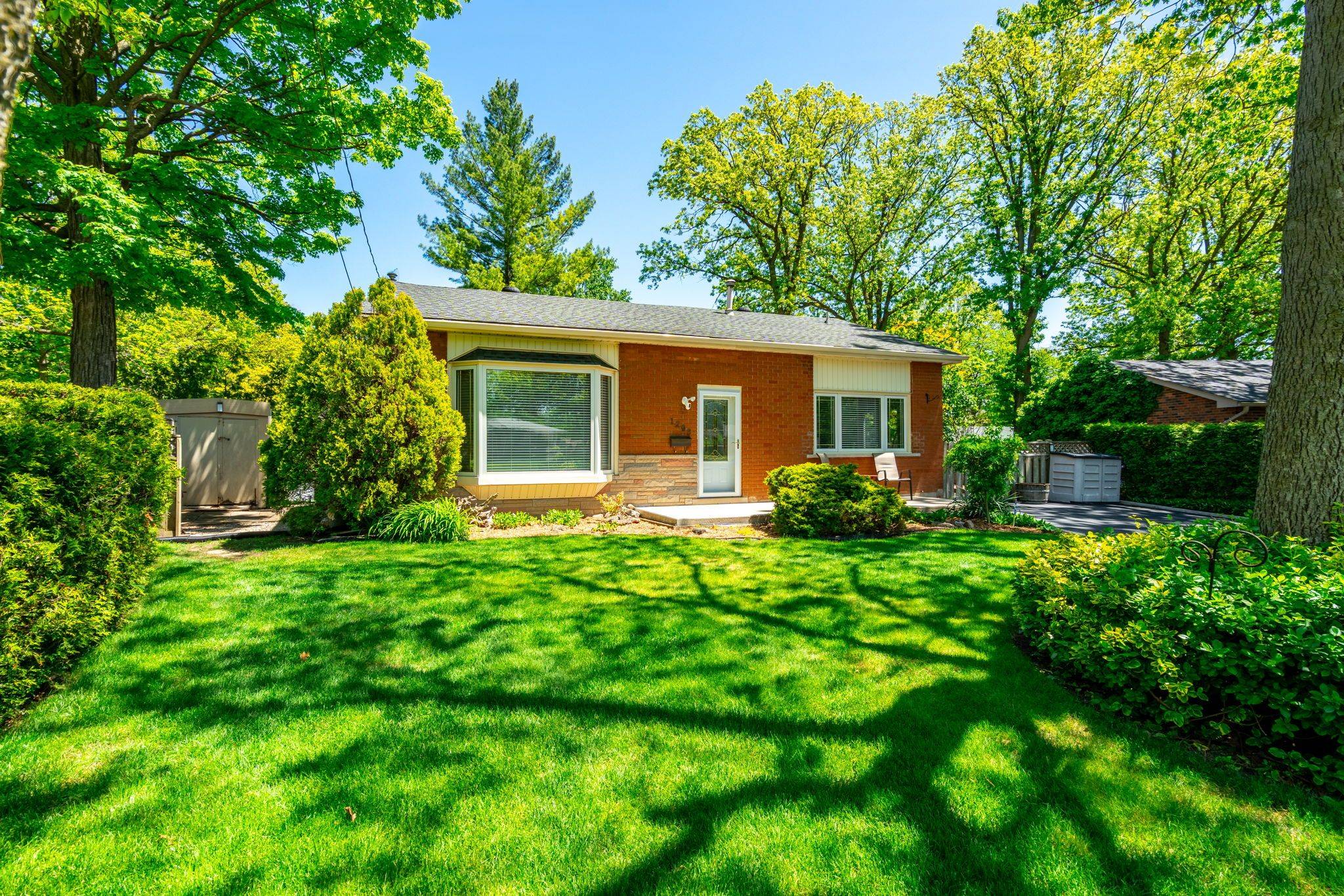 Burlington, ON L7P 2K1,1293 Dunbar RD