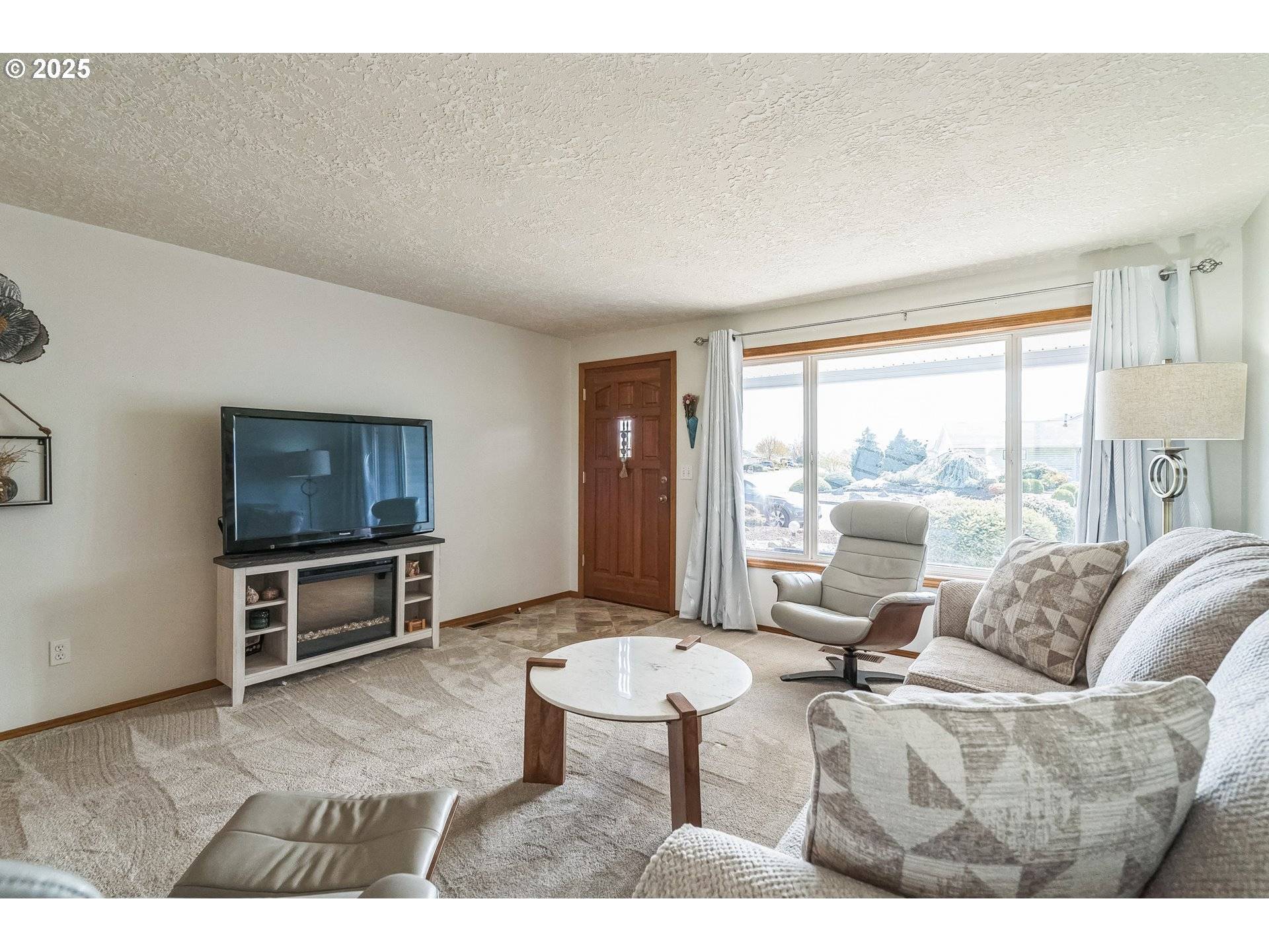 Woodburn, OR 97071,1327 MULBERRY DR
