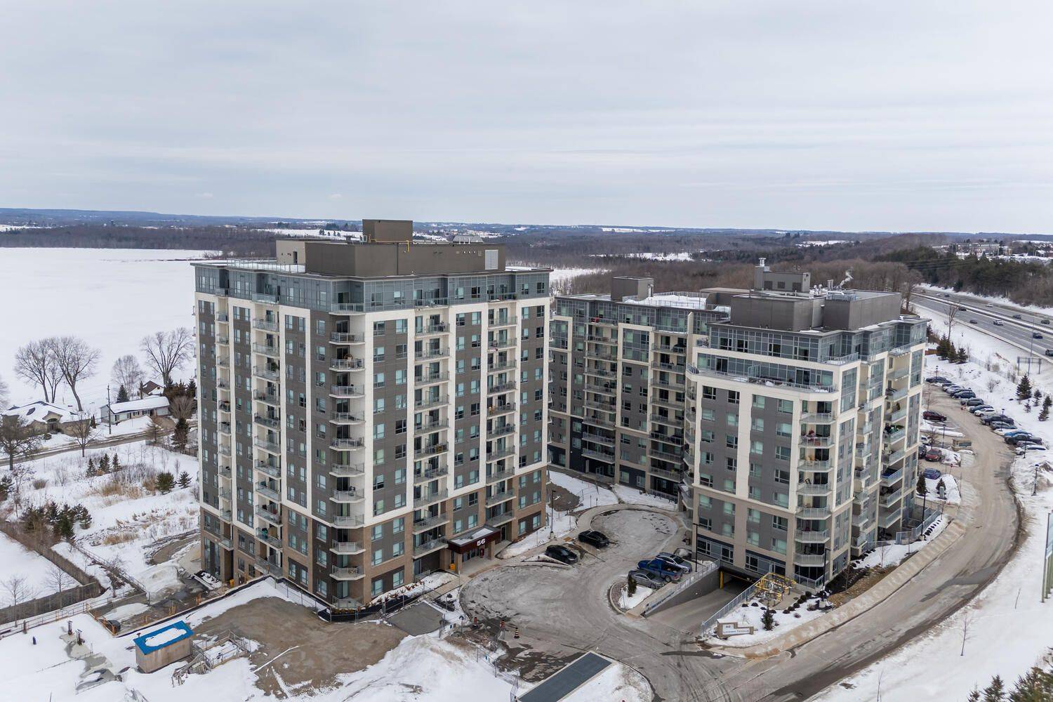 Barrie, ON L4M 7B9,56 Lakeside TER #108