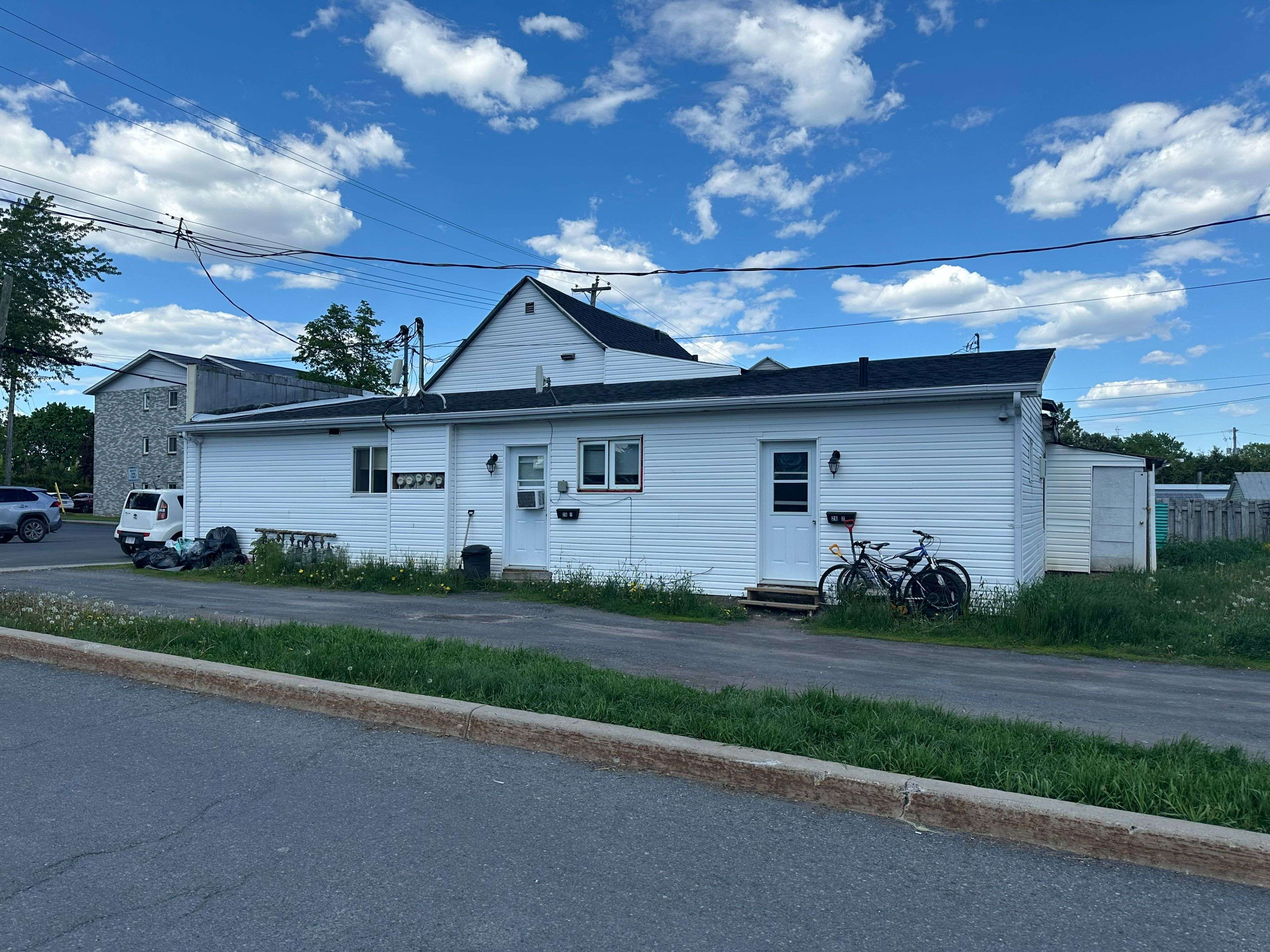 North Glengarry, ON K0C 1A0,28 Lochiel ST