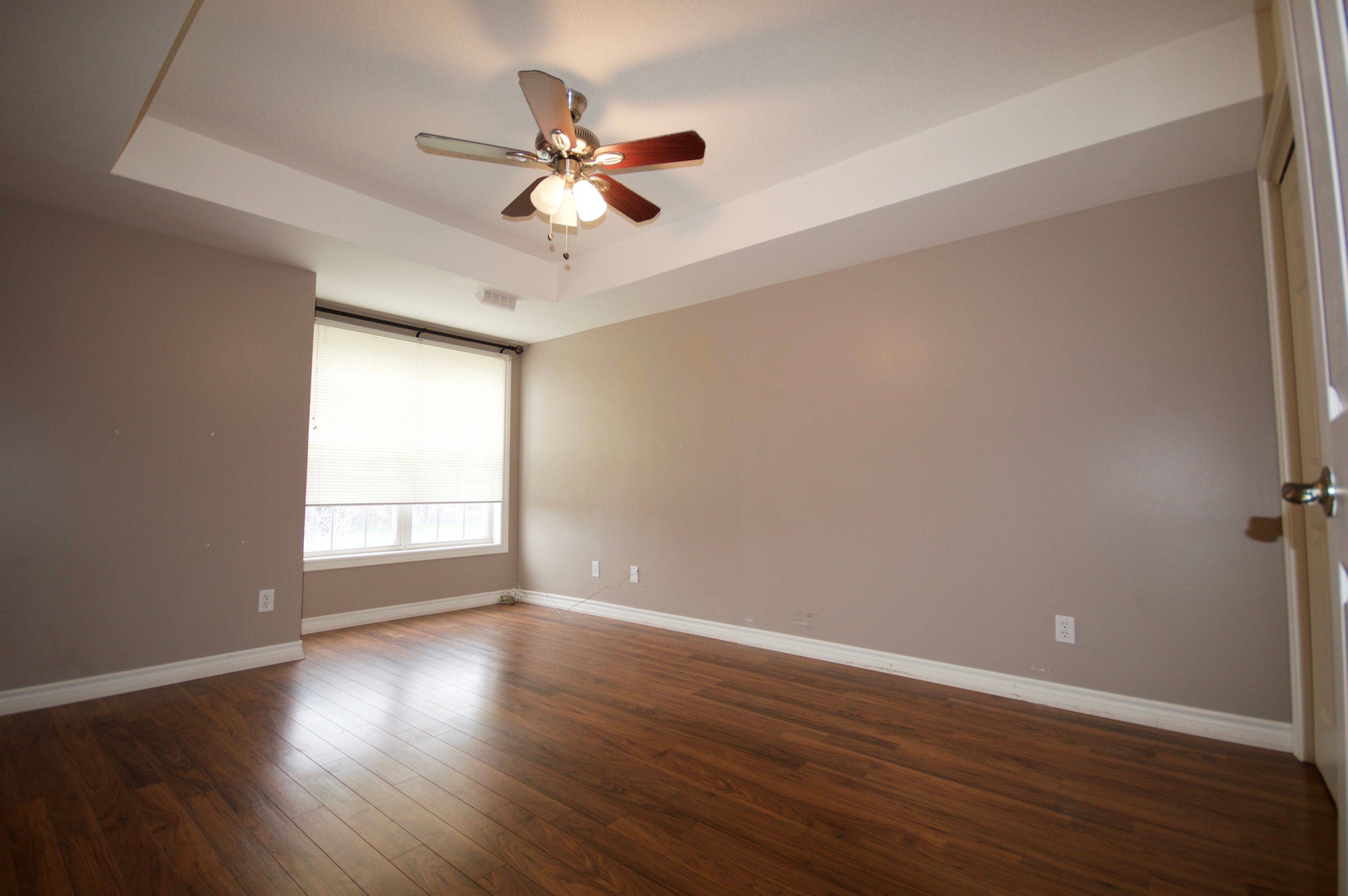 Oakville, ON L6M 4N3,1490 Bishops Gate #407