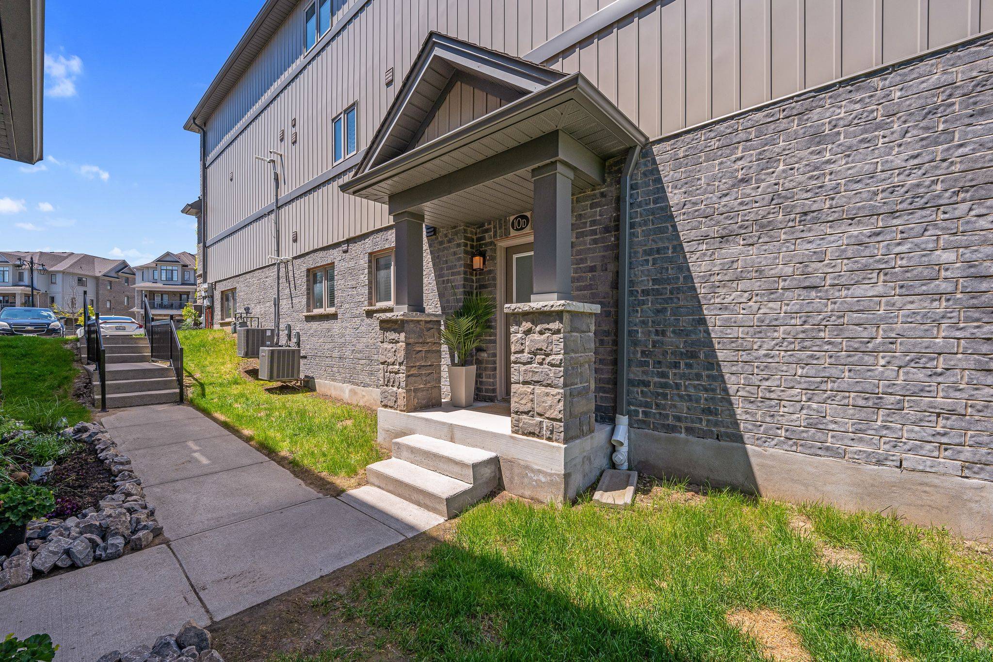 Kitchener, ON N2P 0H2,115 South Creek DR #10D