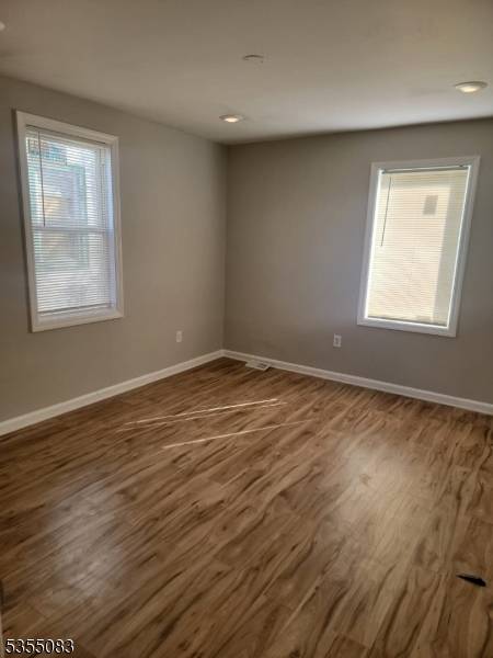 Newark City, NJ 07112,206 Chancellor Ave #2L