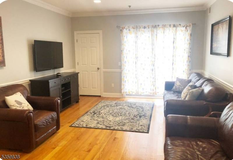 Newark City, NJ 07114,15-19 Tichenor Ln C1403 #403
