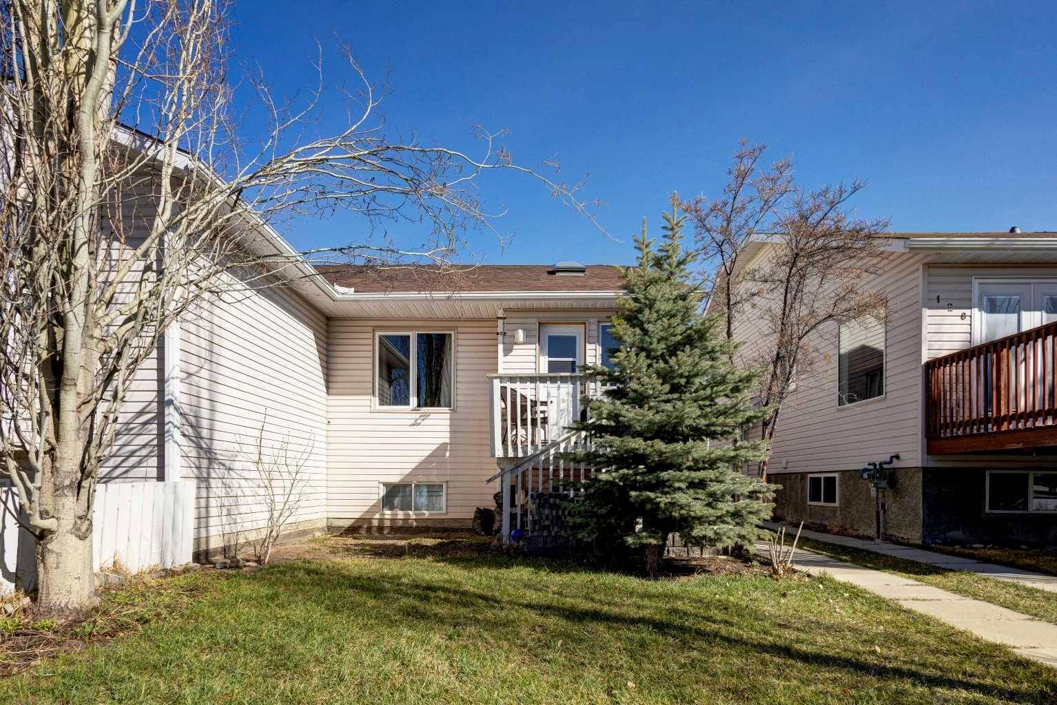 High River, AB T1V 1R8,126 8 AVE SE