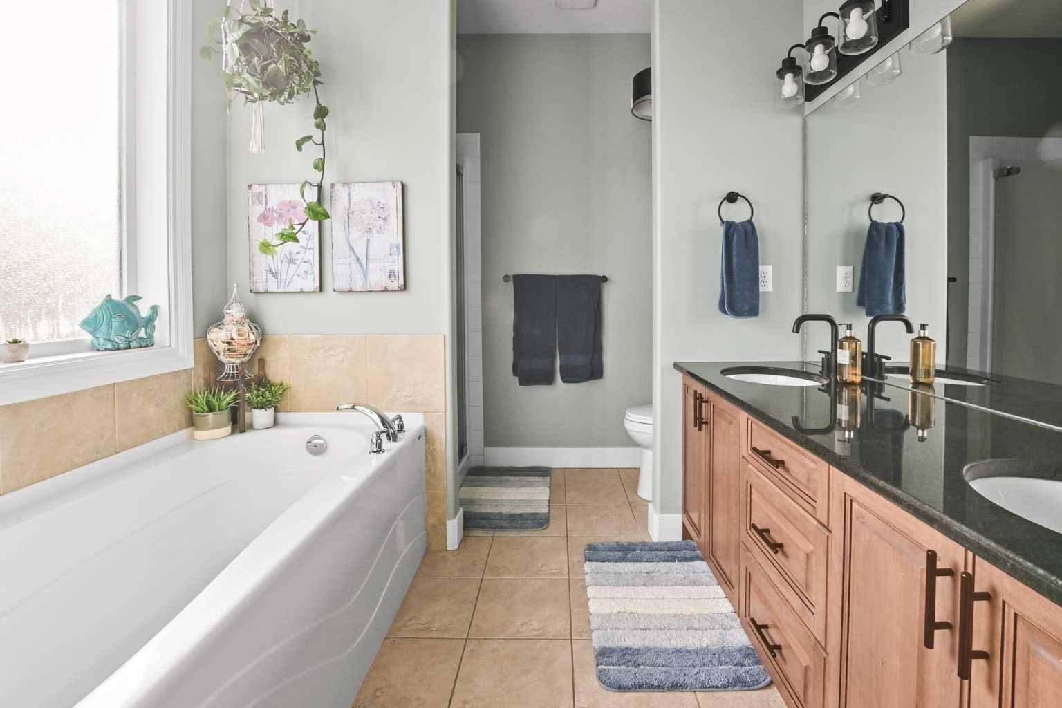 Blackfalds, AB T4M0C1,85 Chinook ST