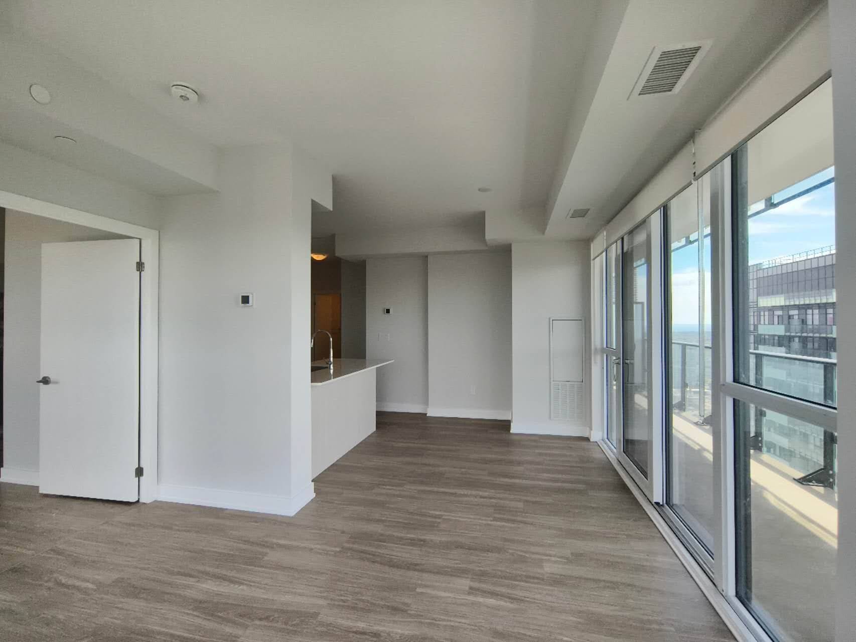 Mississauga, ON L5B 0L6,430 Square one DR #3808