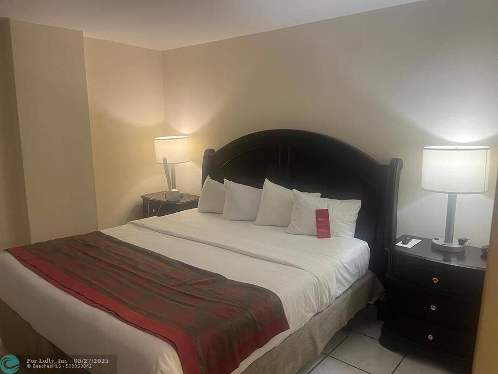North Miami Beach, FL 33160,19201 Collins Ave #1149