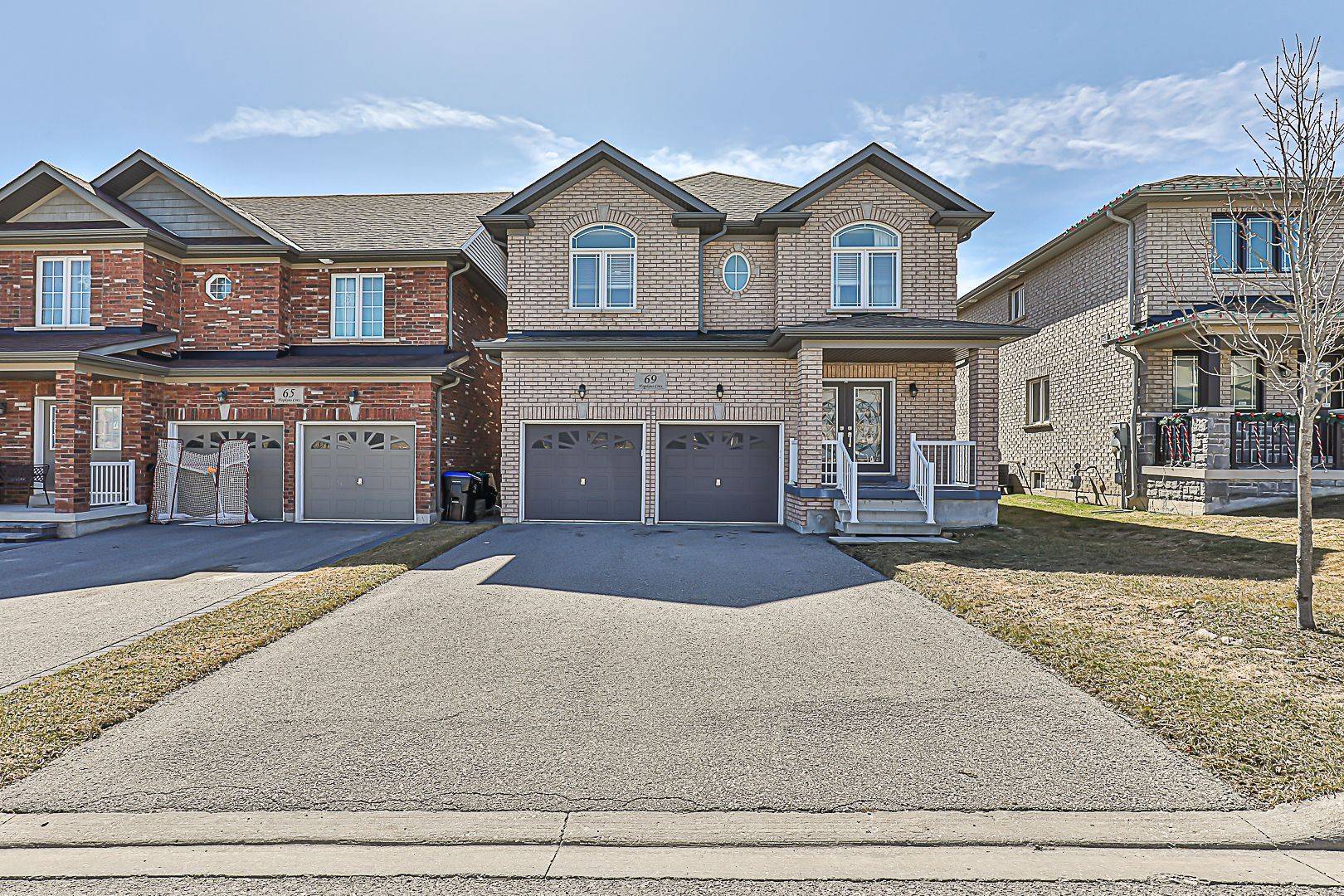 Bradford West Gwillimbury, ON L3Z 0R7,69 HOPKINS CRES