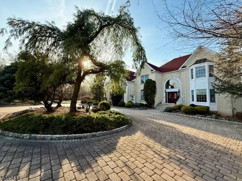 Warren Twp., NJ 07059,21 Foxglove Dr