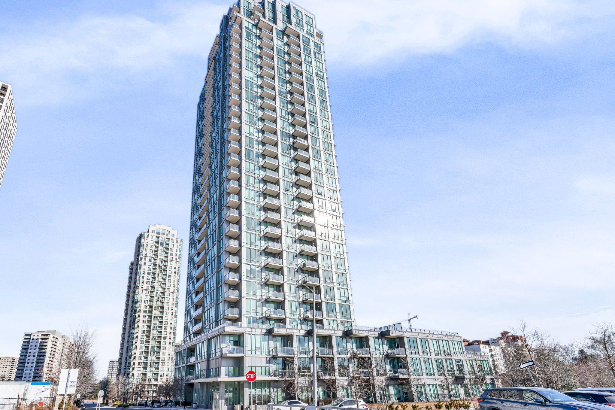 Mississauga, ON L5B 0C2,3525 Kariya DR #803