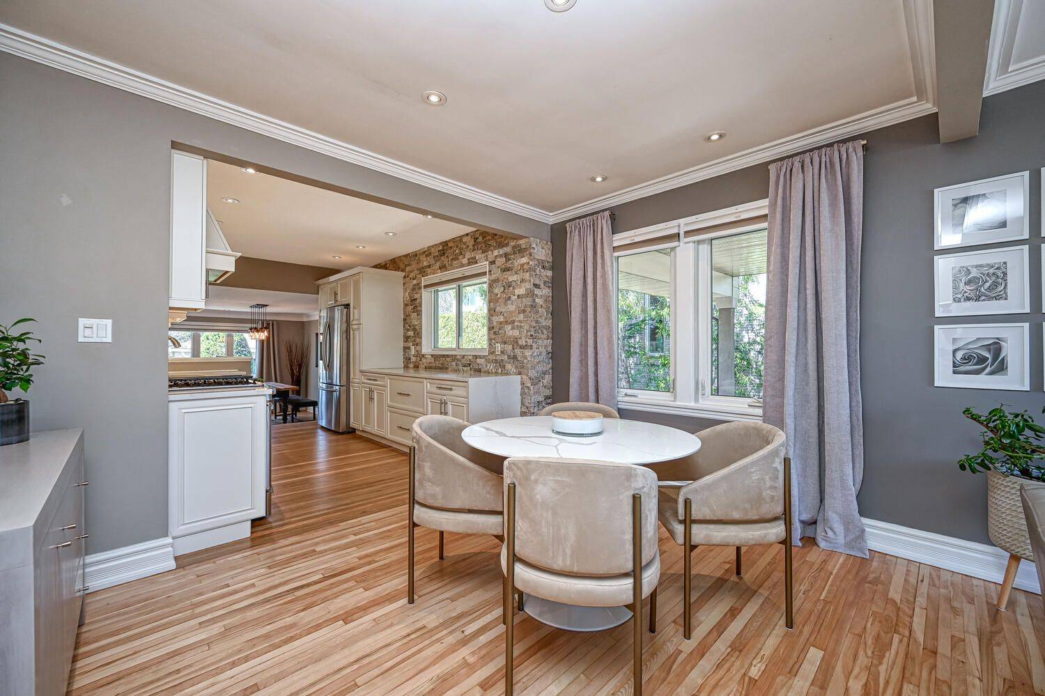 Mooneys Bay - Carleton Heights And Area, ON K2C 1P1,1534 Prince Of Wales DR
