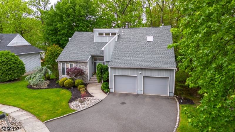 Edison Twp., NJ 08820,13 Clinton Ave
