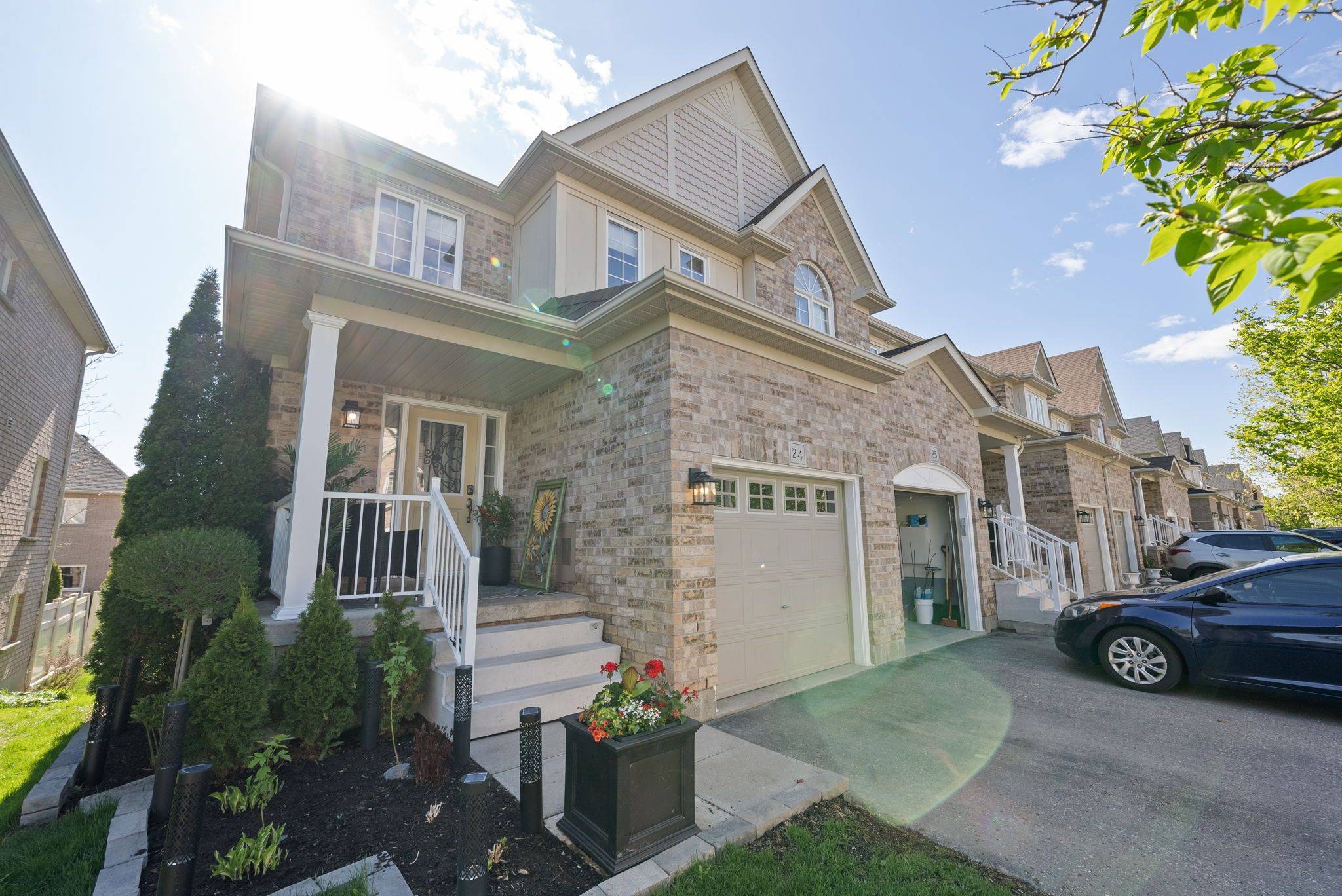 Oshawa, ON L1K 0K3,460 Woodmount DR E #24