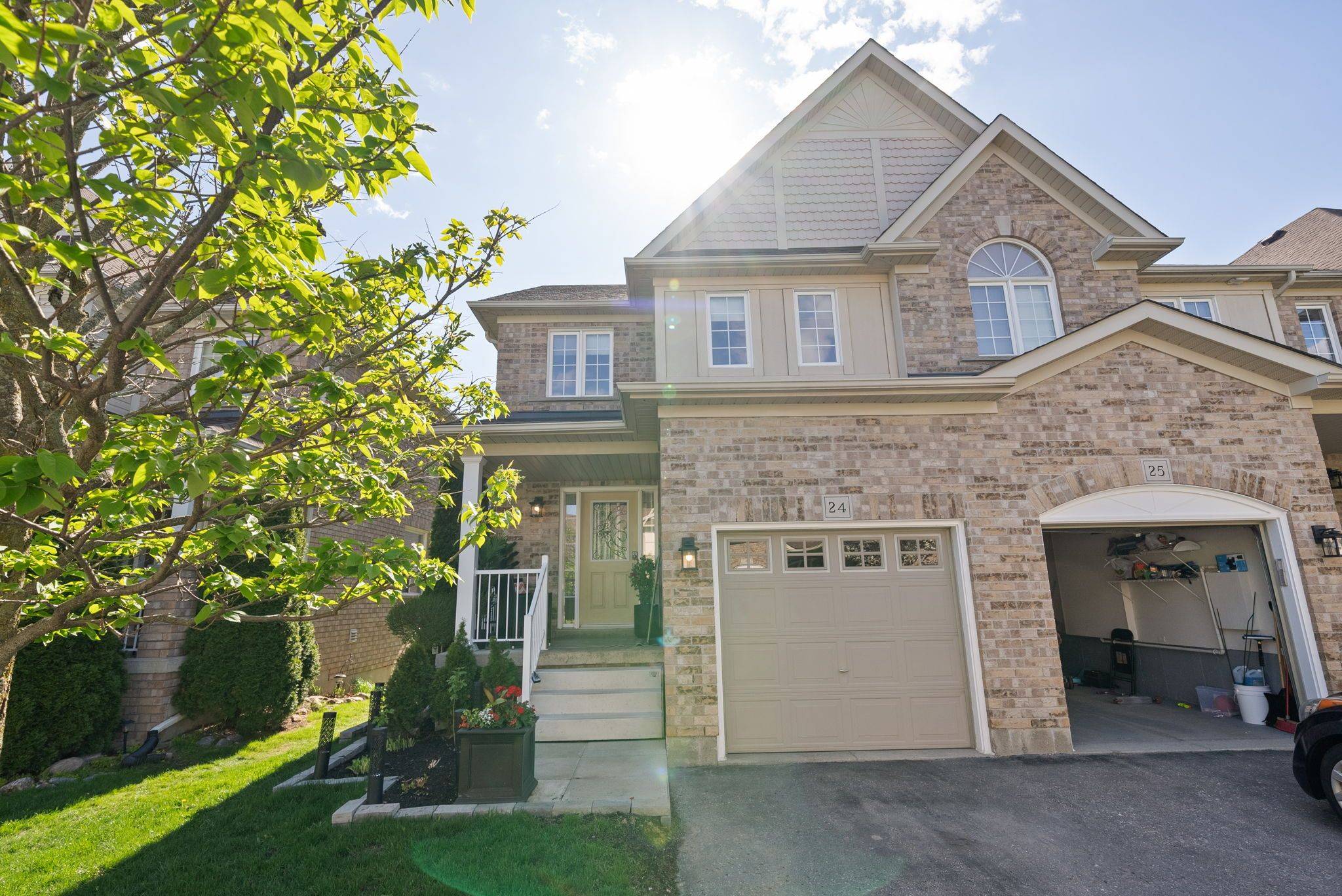 Oshawa, ON L1K 0K3,460 Woodmount DR E #24