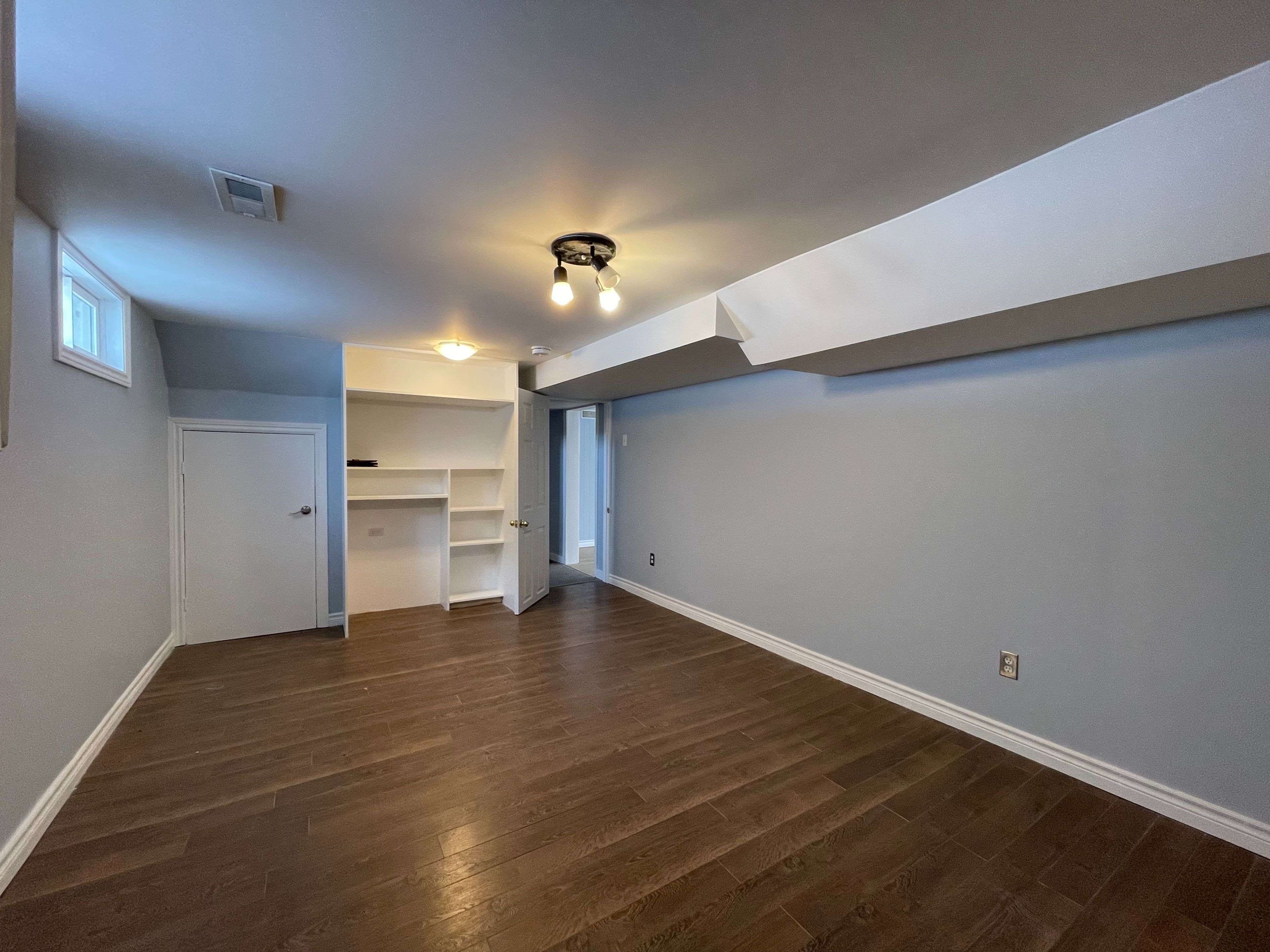 Peterborough South, ON K9J 4E1,431 O'Connell RD #LOWER