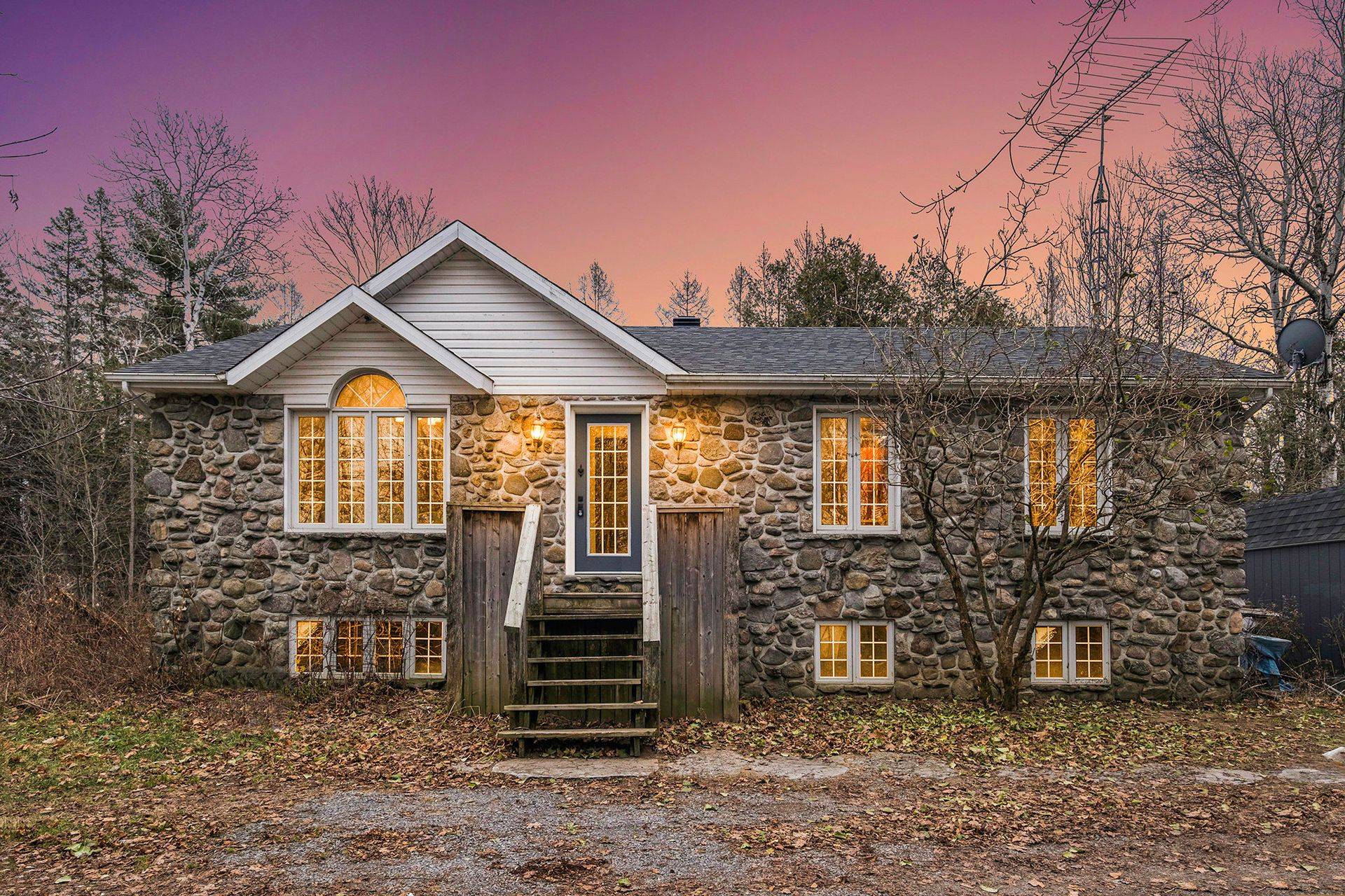 Champlain, ON K0B 1K0,4751 PEARL RD