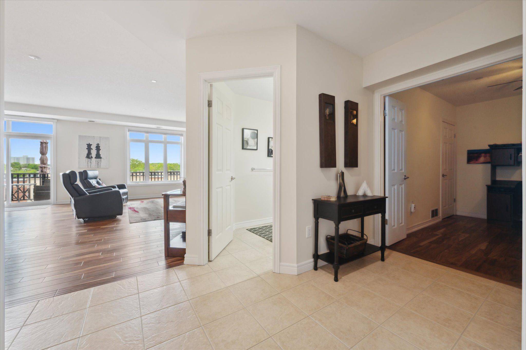 Guelph, ON N1G 5K8,65 Bayberry DR #404