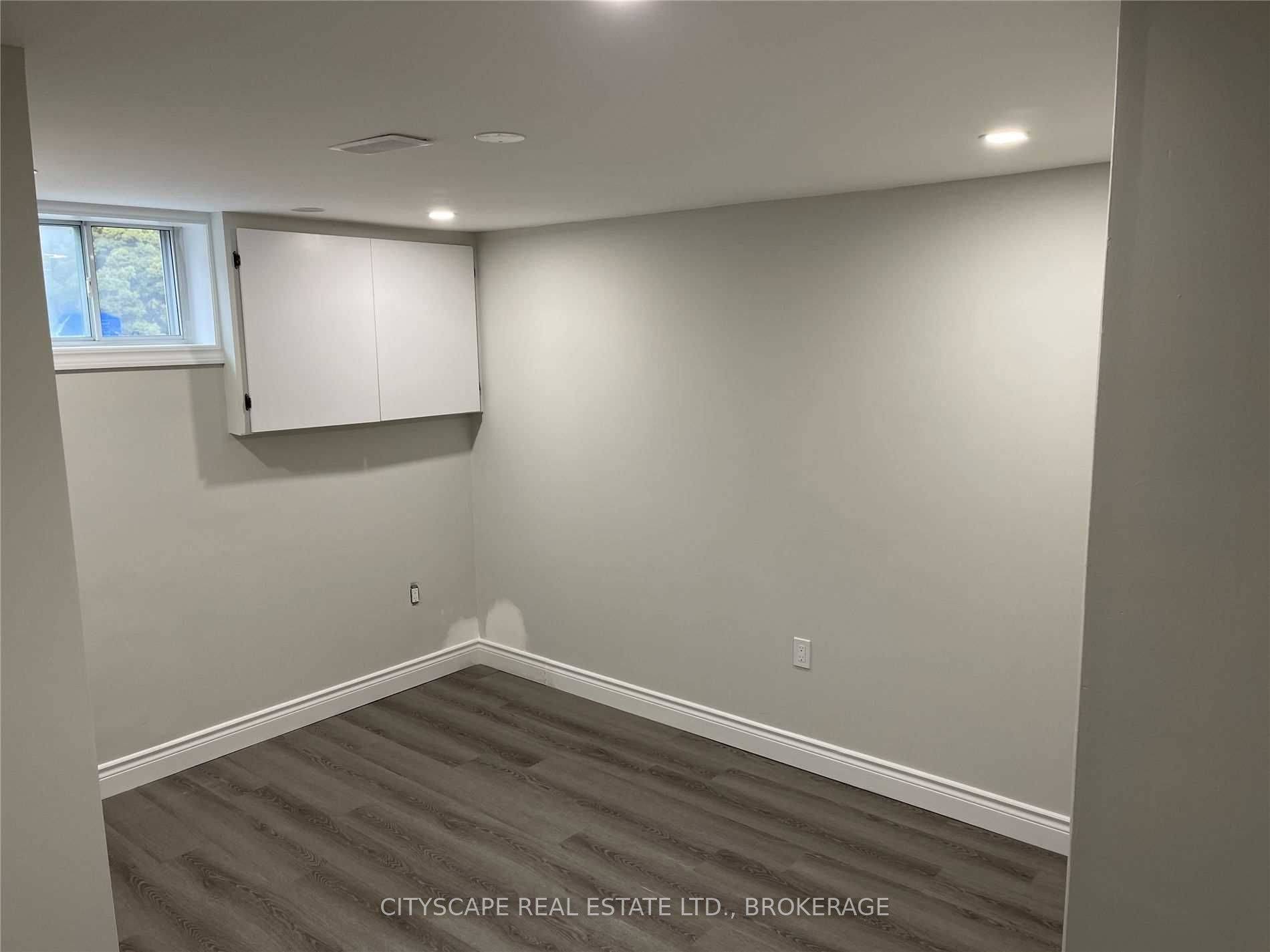 Milton, ON L9T 2M8,162 Ontario ST S #basement