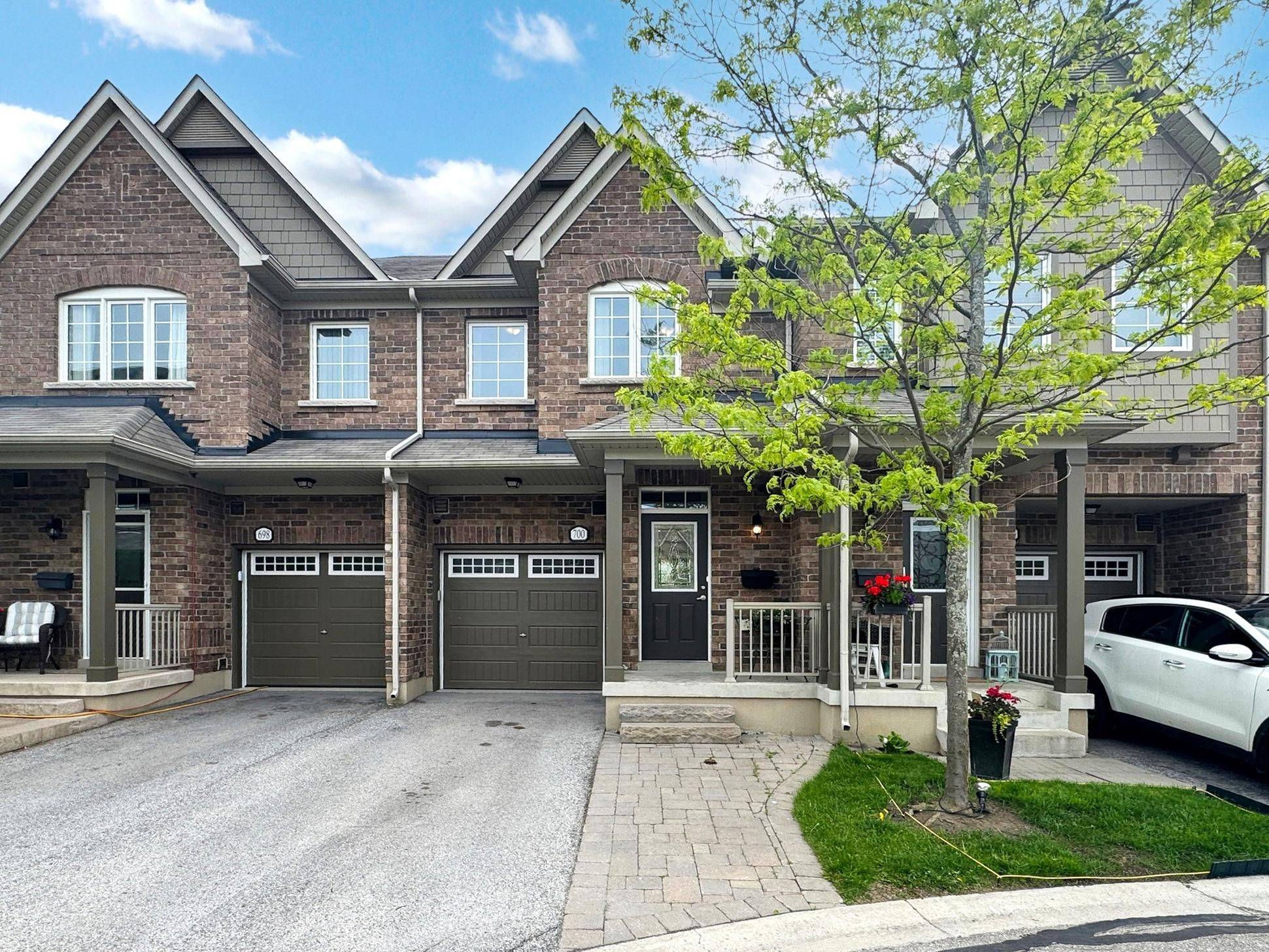 Newmarket, ON L3X 0A4,700 Wendy Culbert CRES