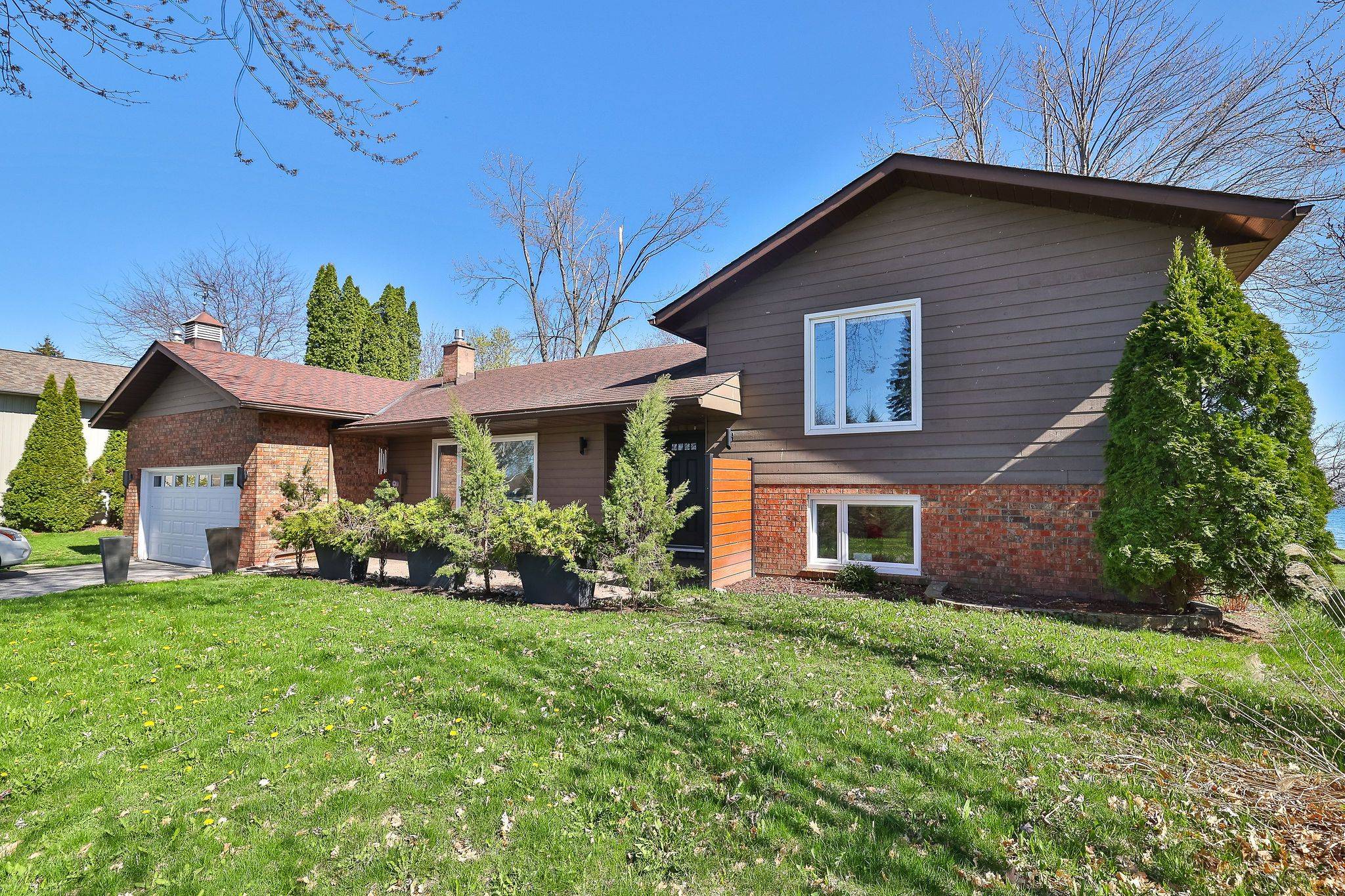 Ramara, ON L0K 1B0,112 Bayshore DR