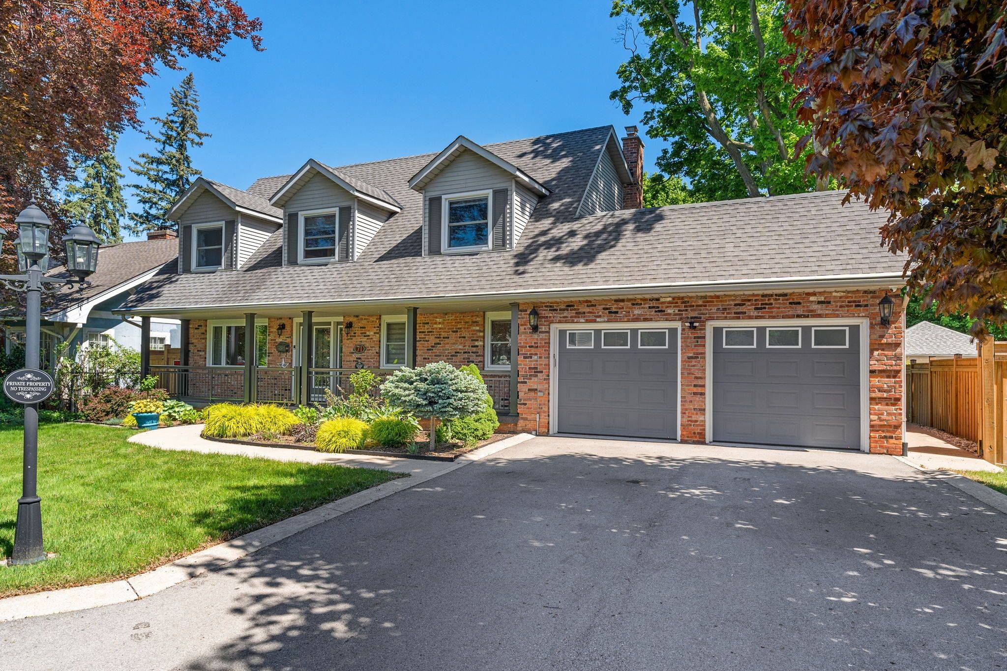 Grimsby, ON L3M 1N5,71 Main ST E