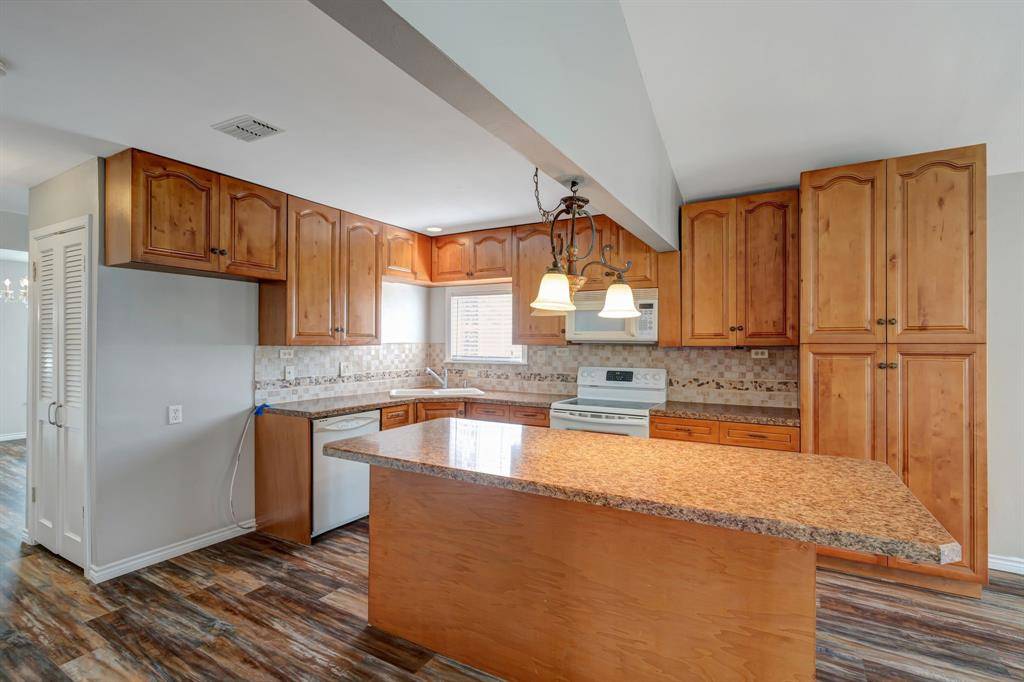 Irving, TX 75060,313 W 7th Street