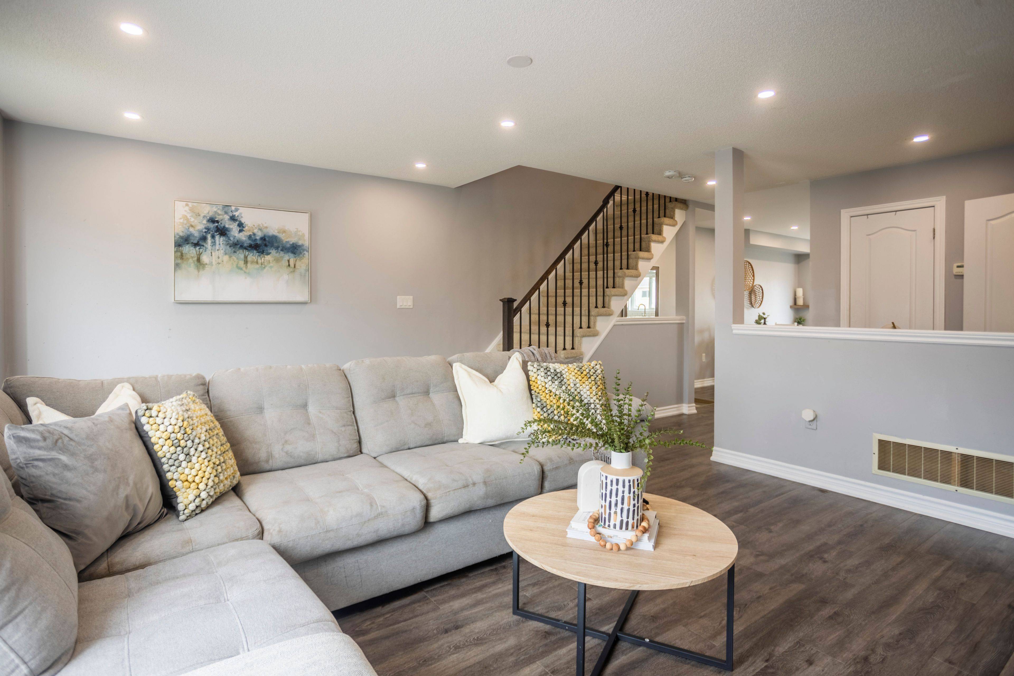 Clarington, ON L1C 0S4,61 Markham TRL