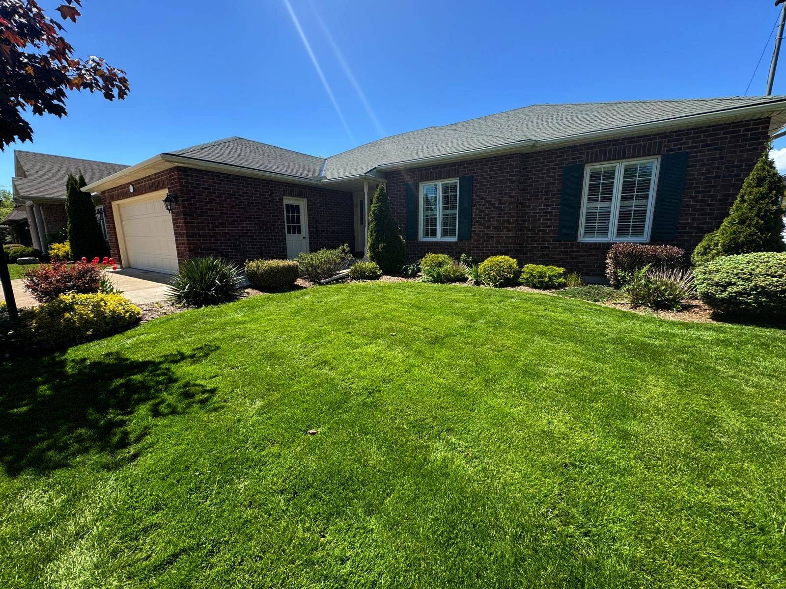 Fort Erie, ON L2A 6L6,487 Albany ST