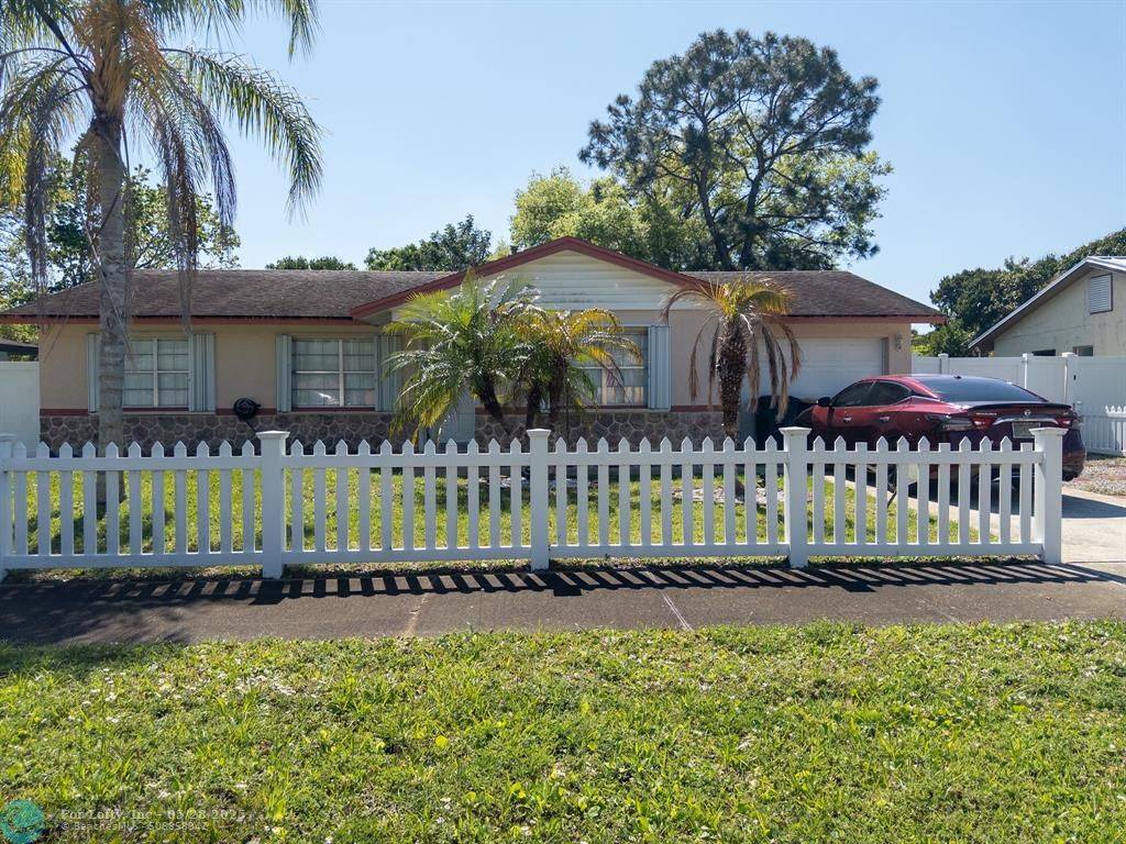 Fort Pierce, FL 34947,3205 Hibiscus