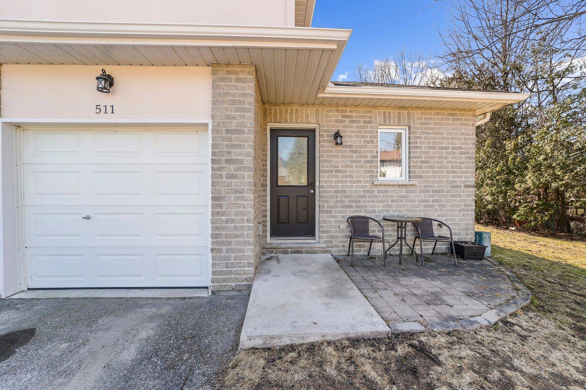 Clearview, ON L0M 1S0,511 THOMAS ST