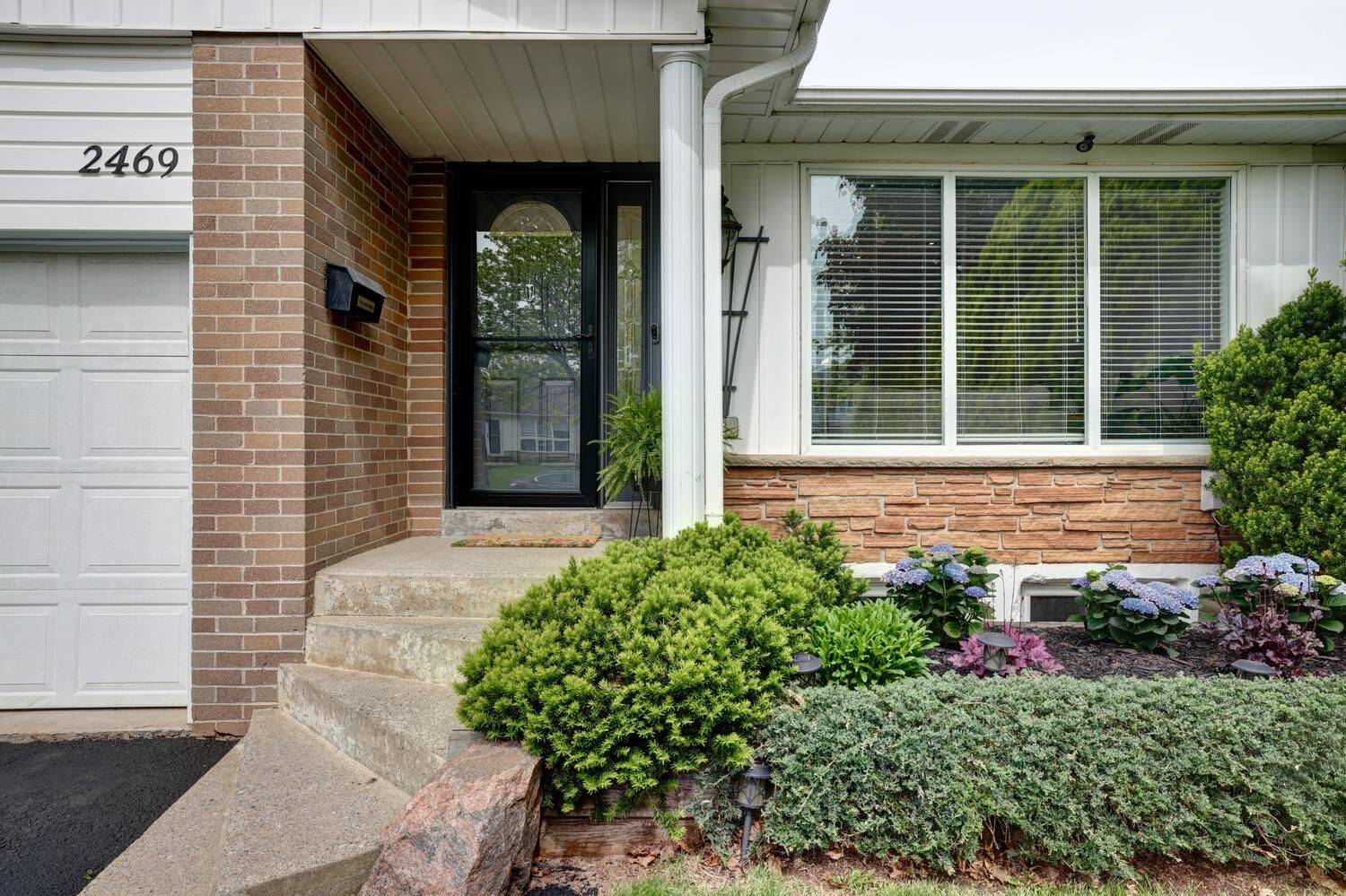 Mississauga, ON L5K 1G4,2469 Glamworth CRES