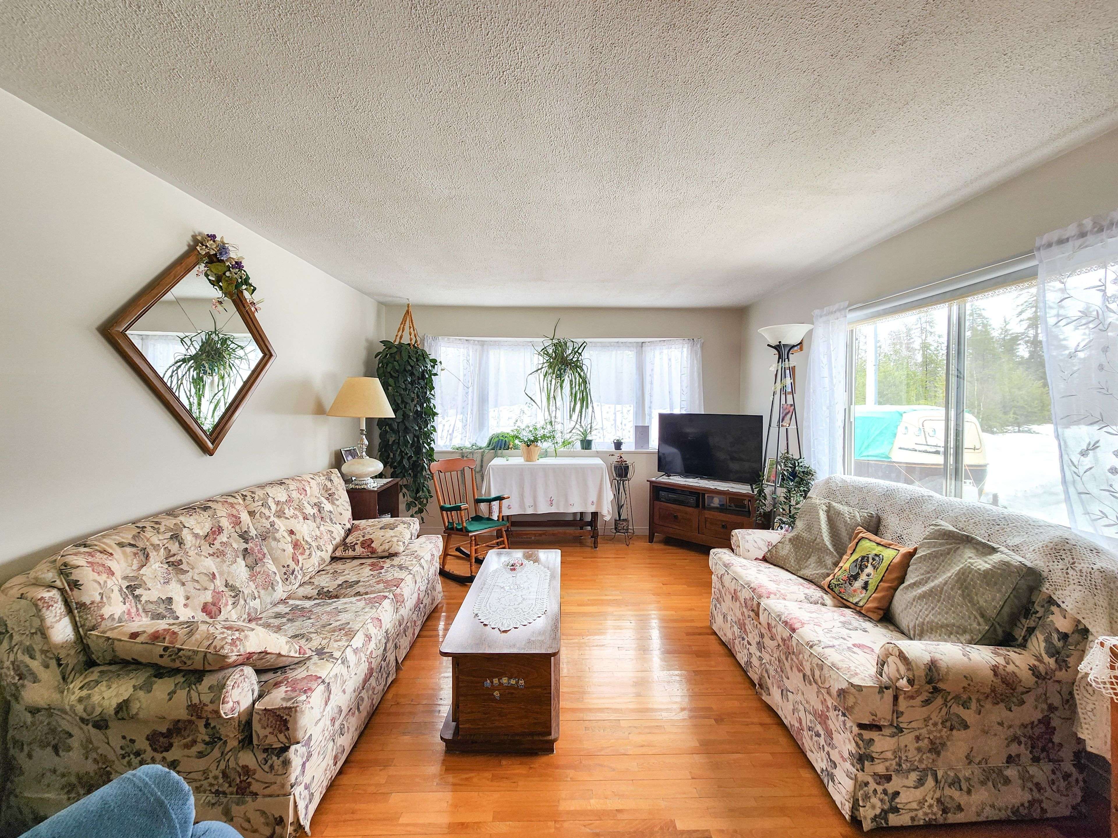 Iroquois Falls, ON P0K 1G0,8885 11 HWY #9