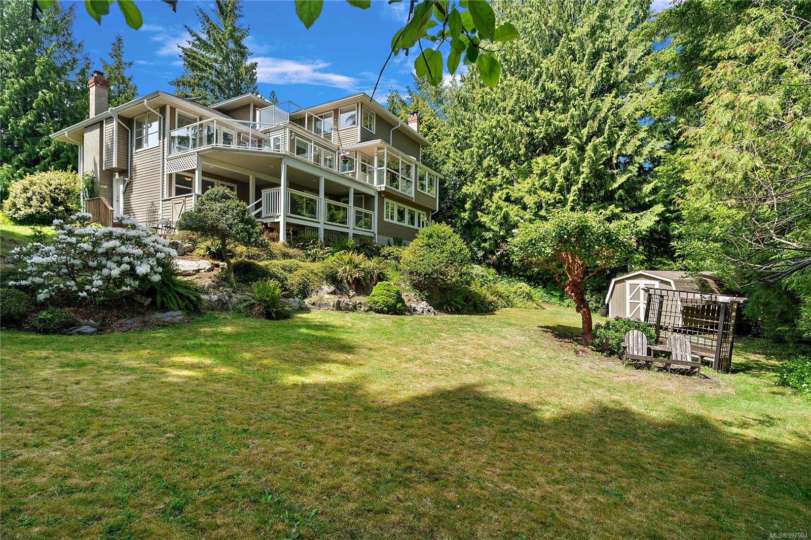 North Saanich, BC V8L 5C7,8612 Echo Pl E