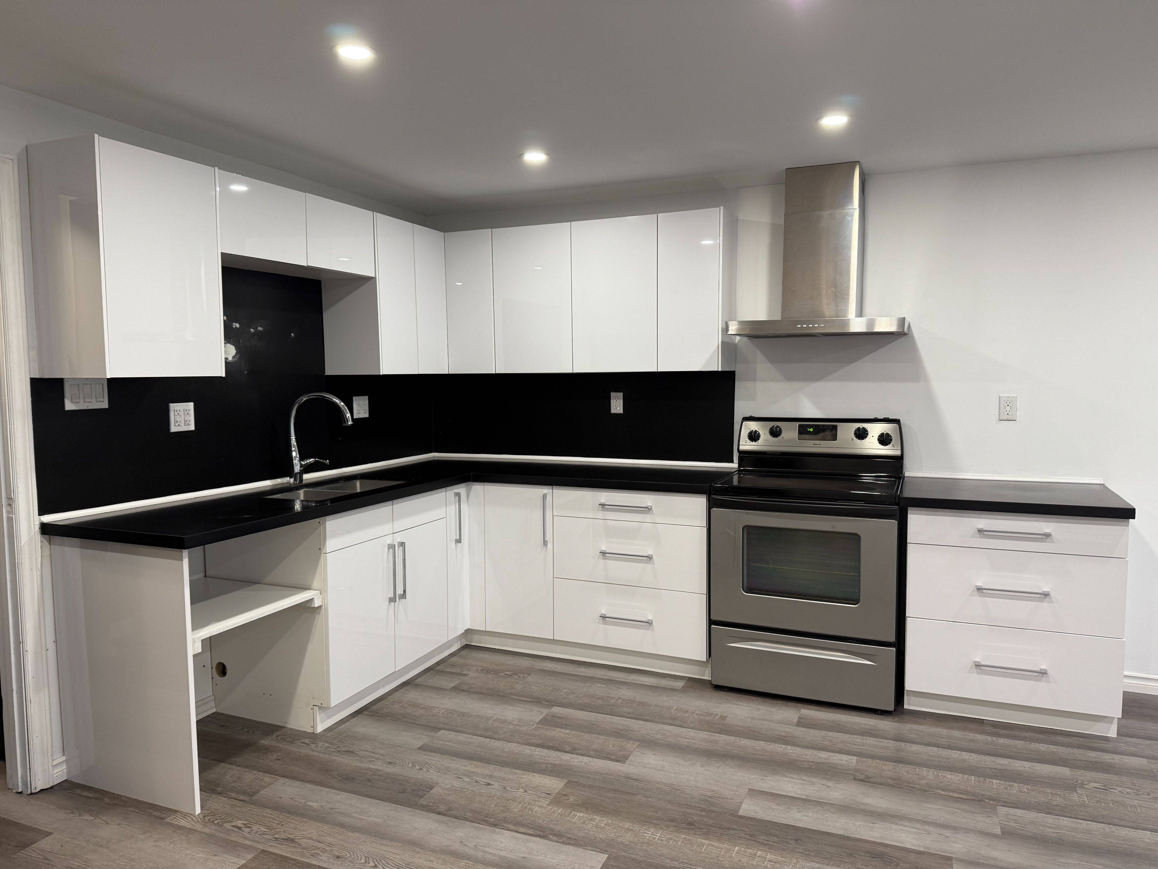 Kitchener, ON N2E 1L9,1271 Ottawa ST S #2 (LOWER)