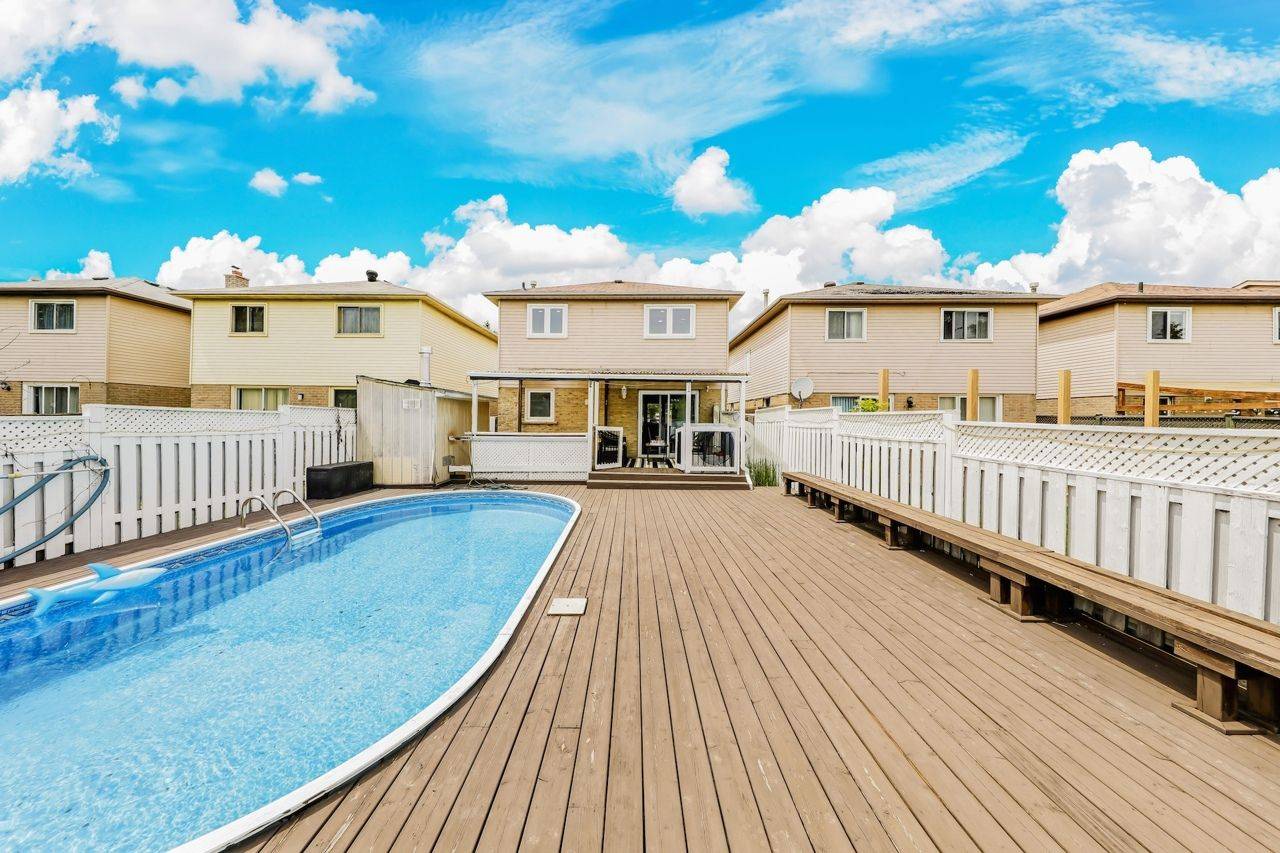 Brampton, ON L6S 5B2,30 Mayberry CT