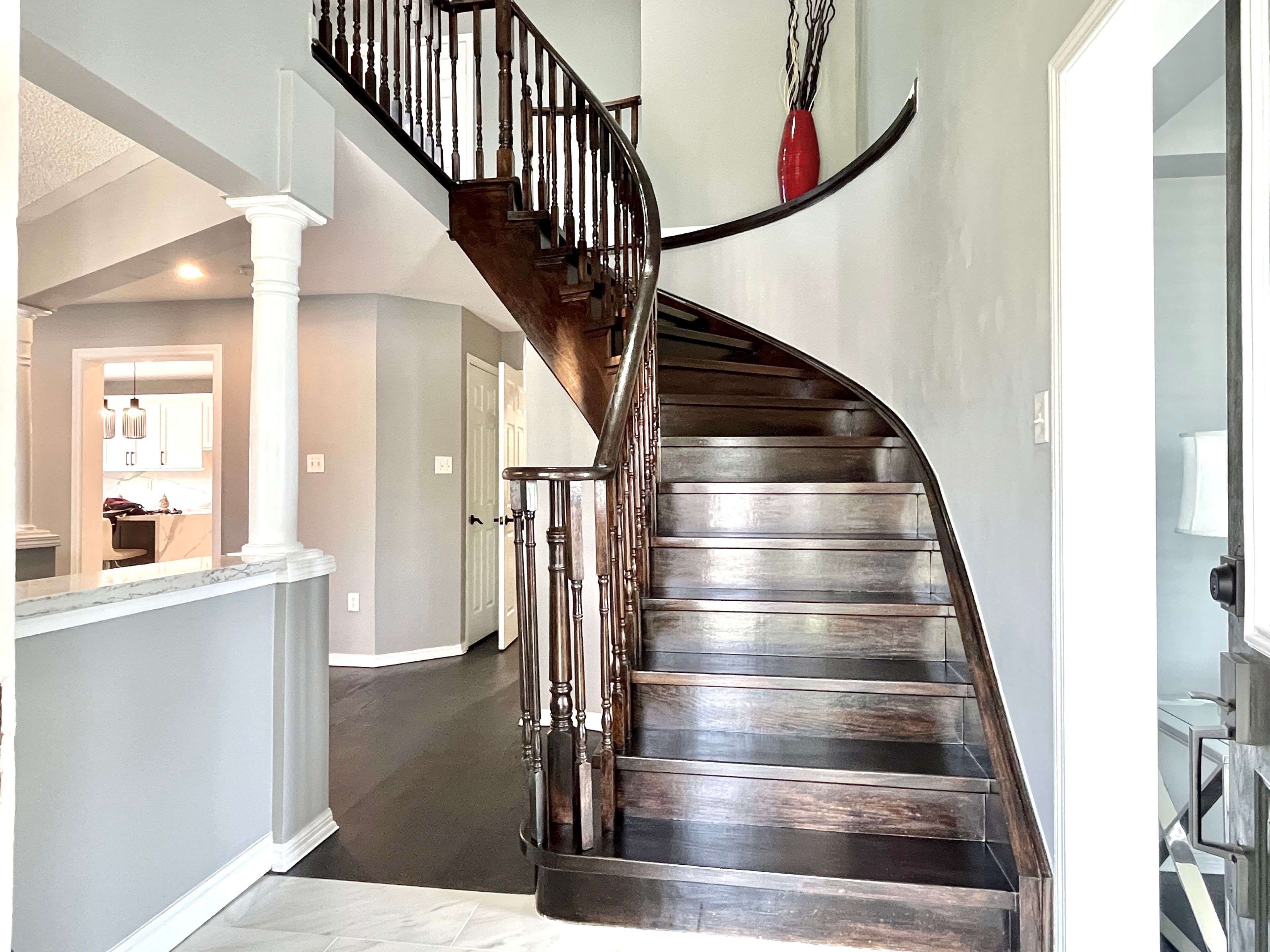 Whitby, ON L1R 3G9,51 Longueuil PL