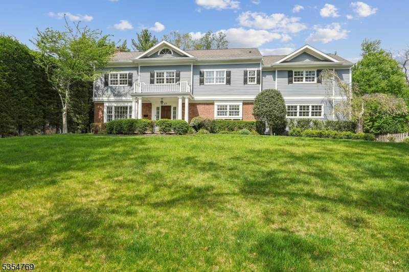 Millburn Twp., NJ 07078,23 Briarwood Dr