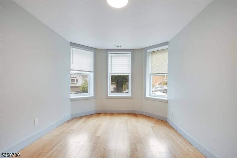 Newark City, NJ 07104,53 2Nd Ave