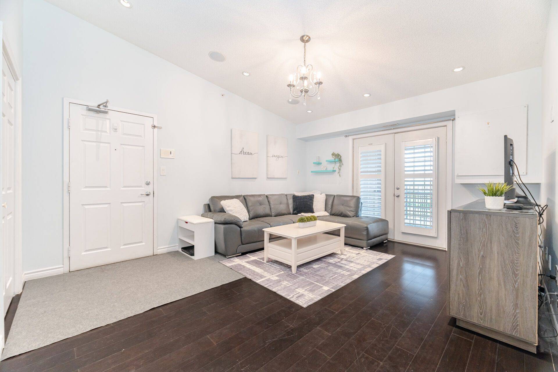 Milton, ON L9T 7S6,1340 Main ST E #406