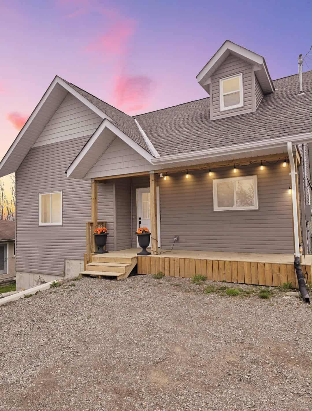 Peterborough North, ON K9H 6C2,909 Fairbairn ST