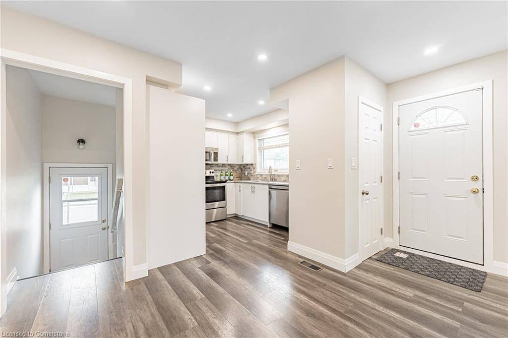 Hamilton, ON L9C 5H1,173 West 32nd ST W
