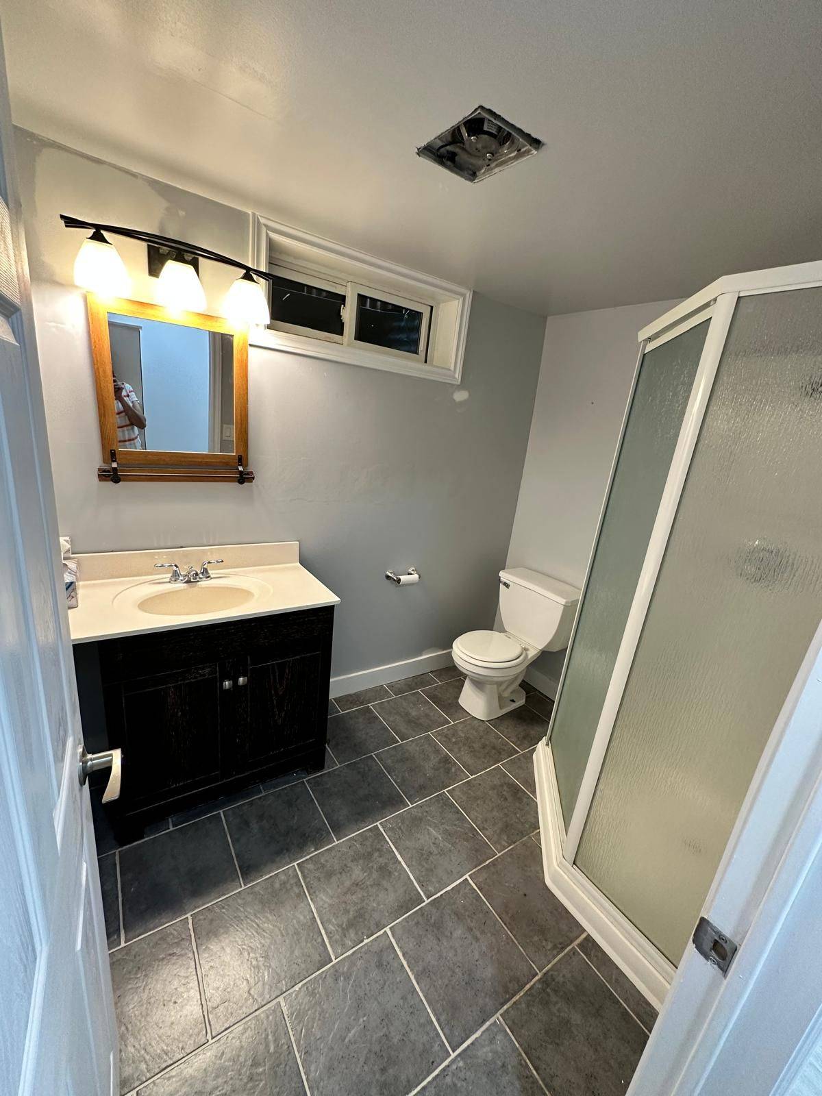 Hamilton, ON L8T 4L2,256 Birchcliffe CRES