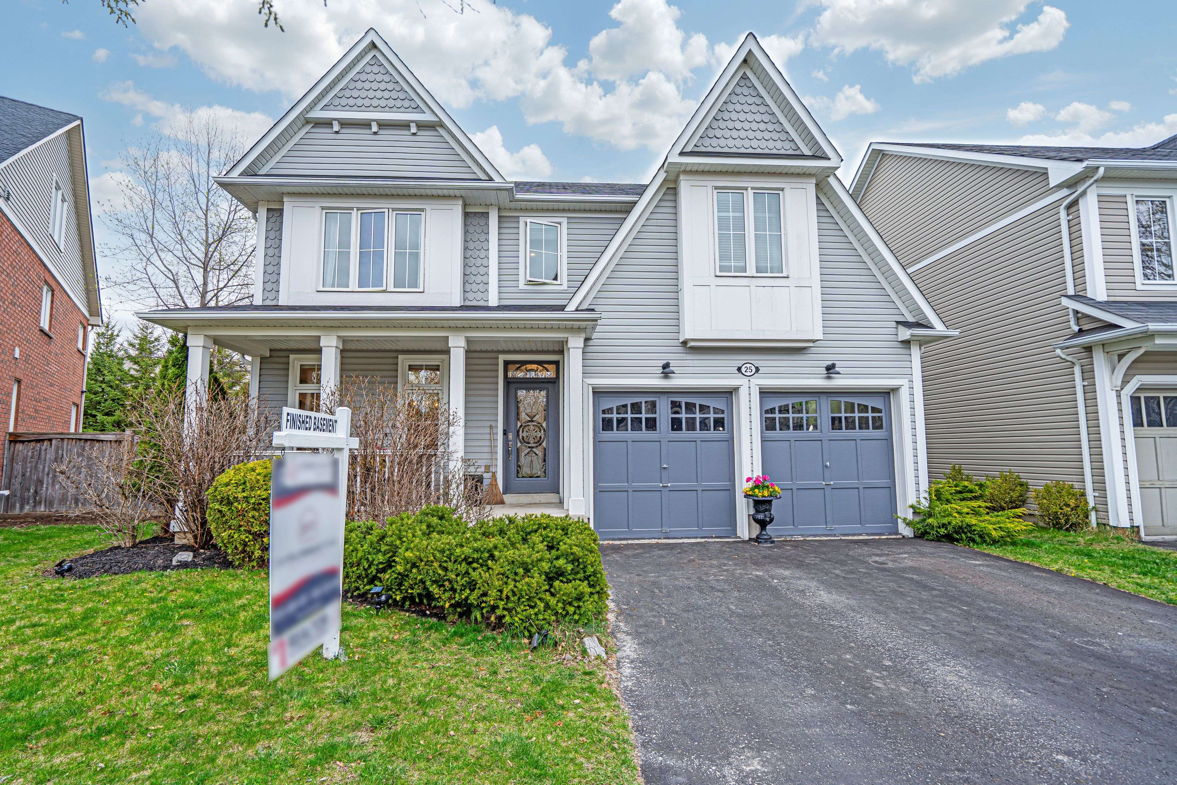 Whitby, ON L1M 0C1,25 Strandmore CIR