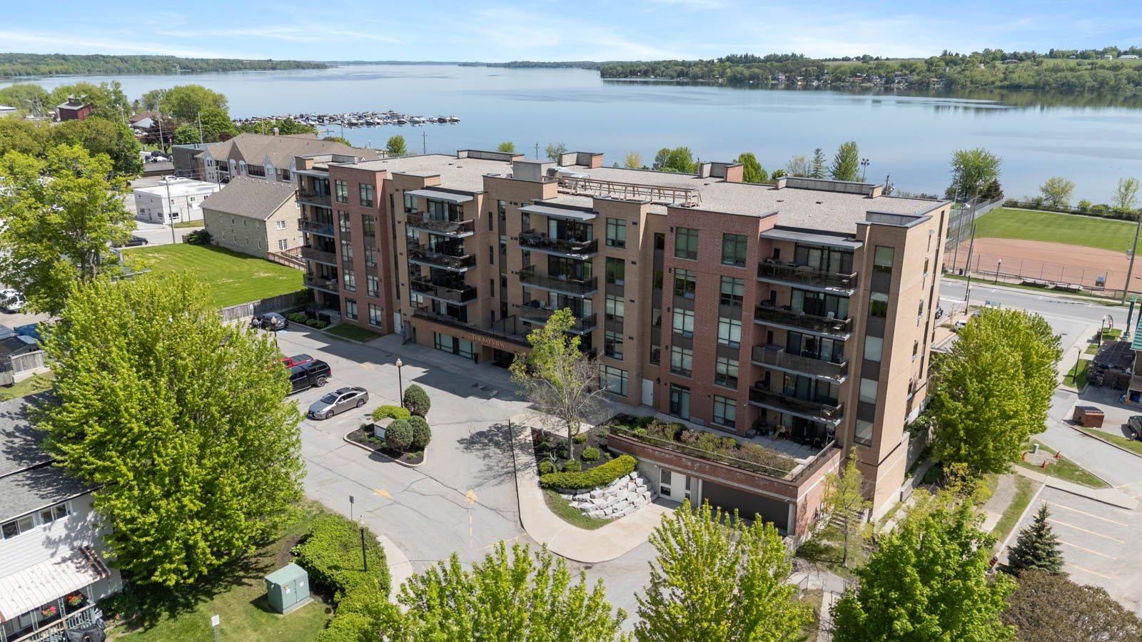 Scugog, ON L9L 0A3,171 Shanly ST #408